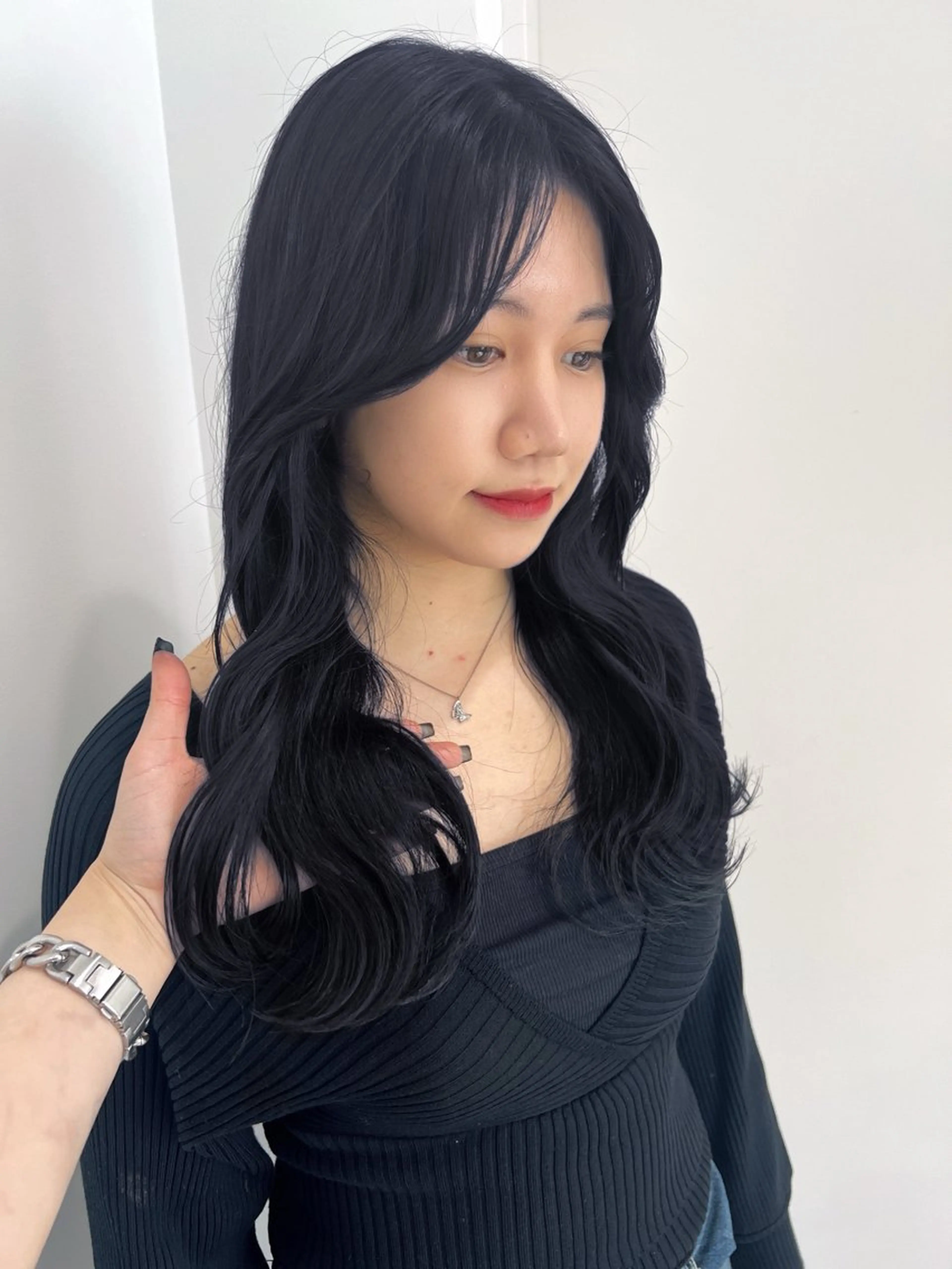 ロング カラー 暗髪🩶ラベンダー/ ブルー/ユウナ🤍のヘアスタイル