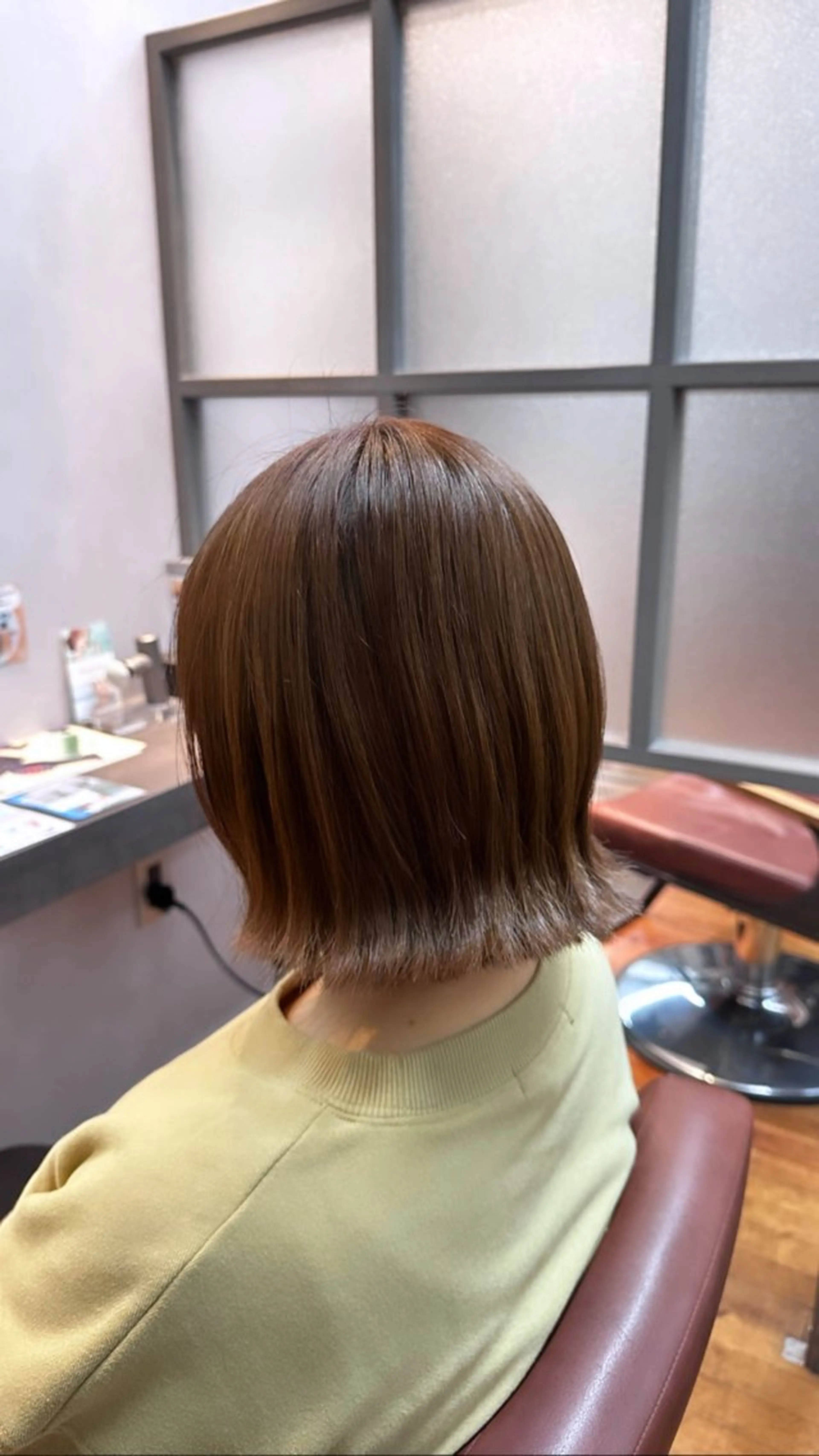 ミディアム 手塚 菜々美のヘアスタイル