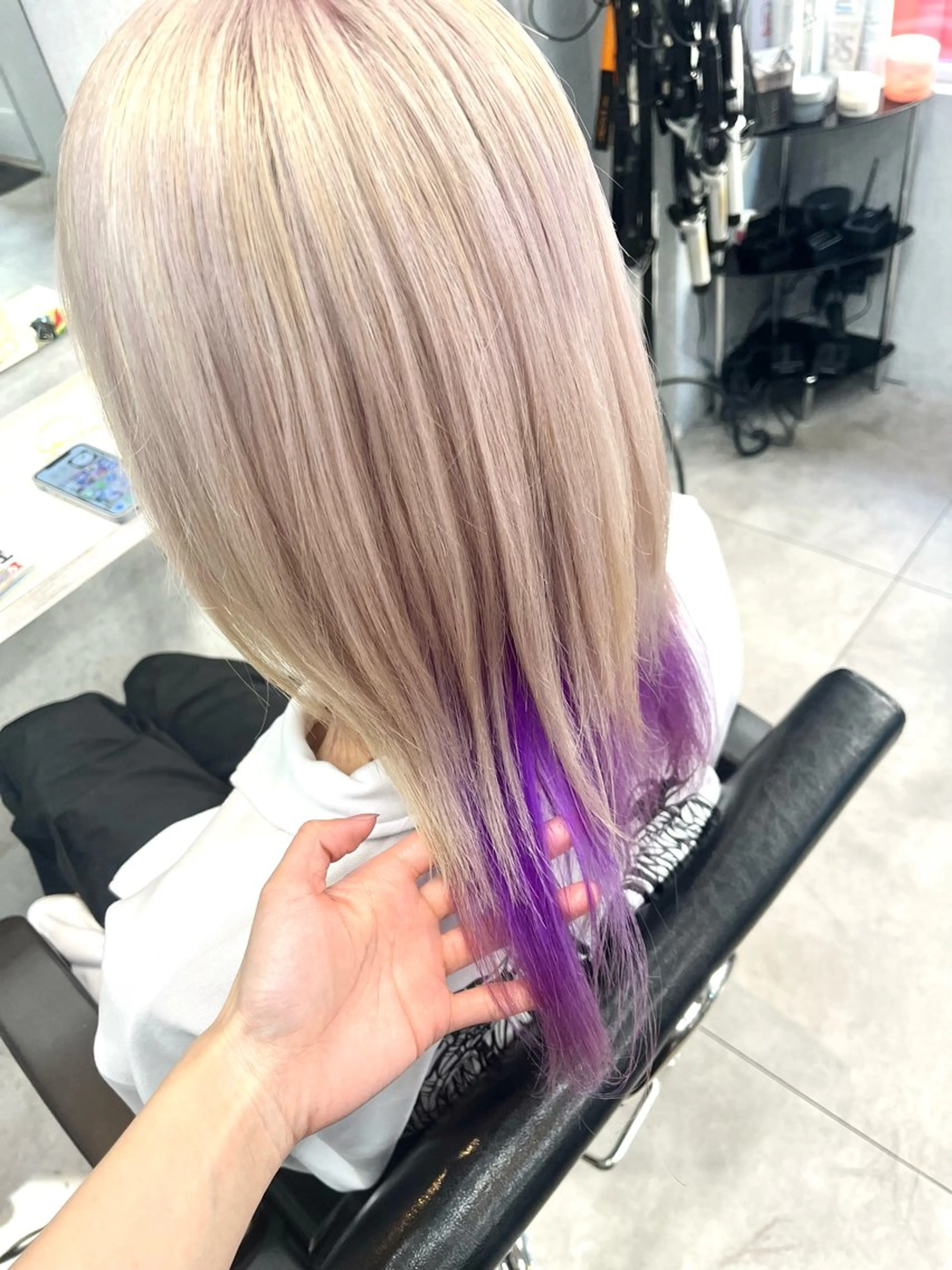 セミロング カラー ブリーチ パープルカラー ヘアカラー 🎀♥️推しカラー tomoka💜🍭のヘアスタイル