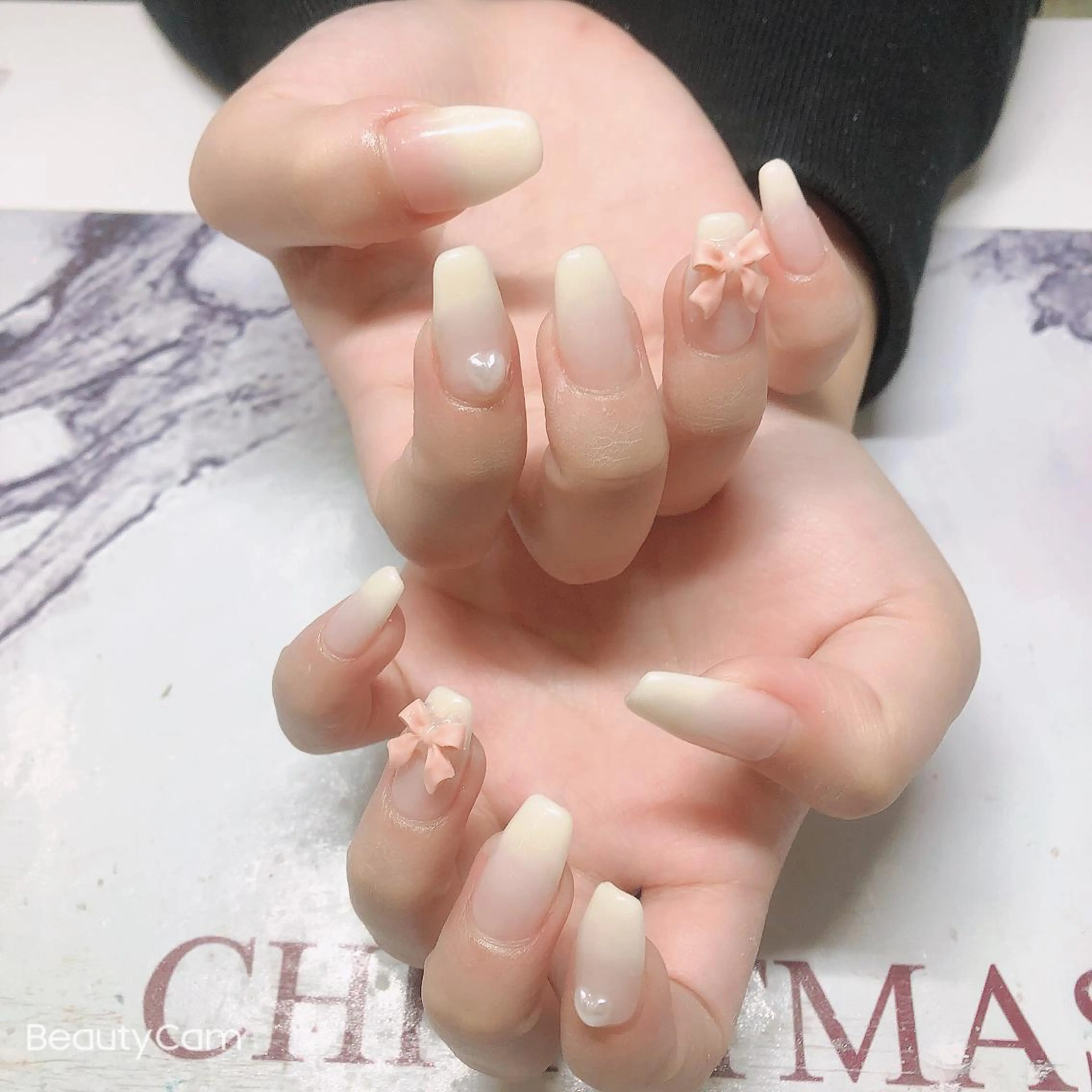 ネイル ガレンドウ 白澤 愛子のネイルデザイン