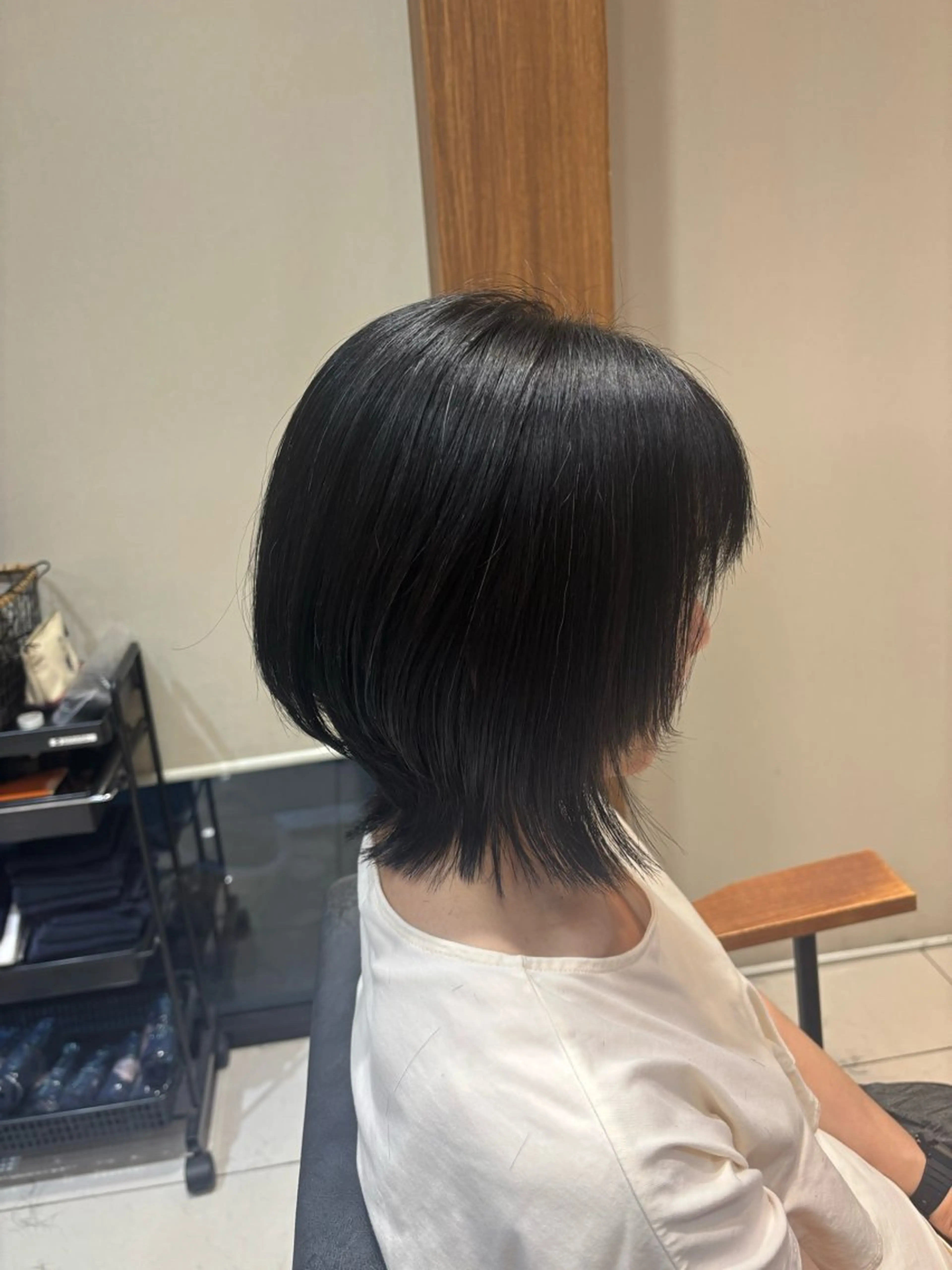 ミディアム カット 小嶺 歩夏のヘアスタイル