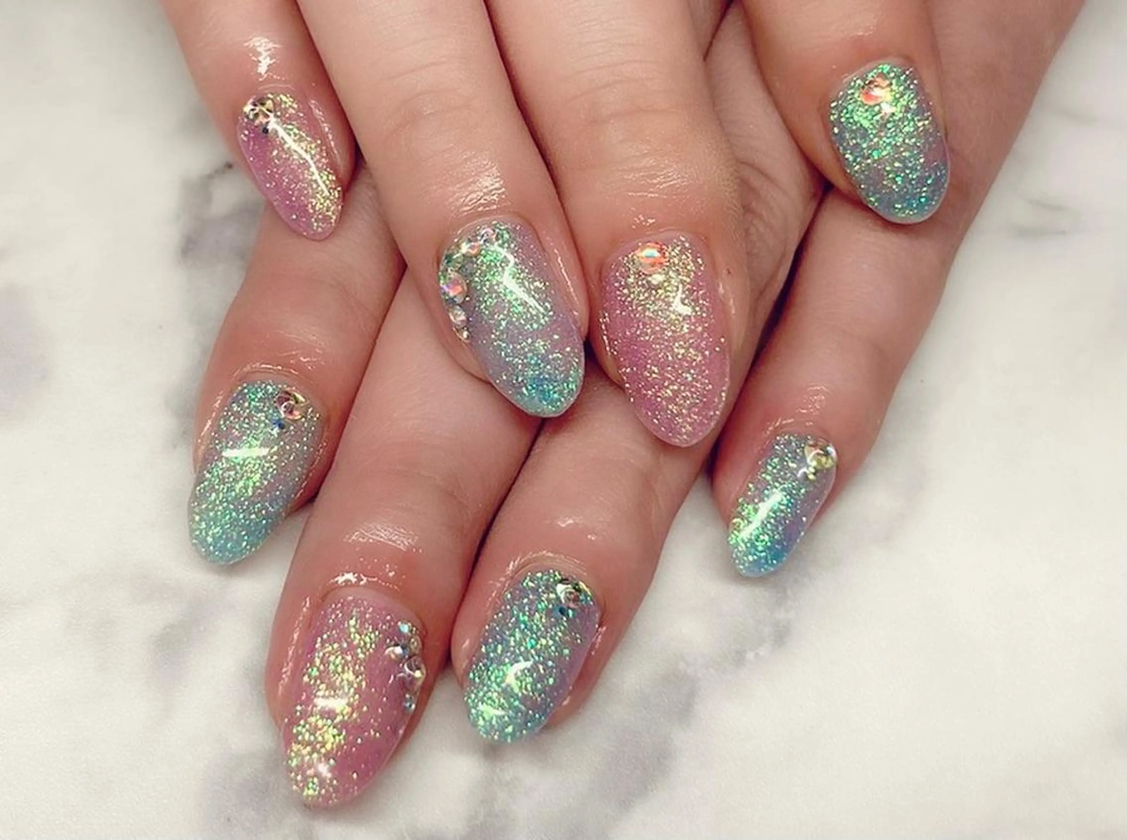 ネイル ジェルネイル キラキラネイル ラメ(グリッター) 持ち込み パラジェル Nail&eye Belire 新宿のネイルデザイン