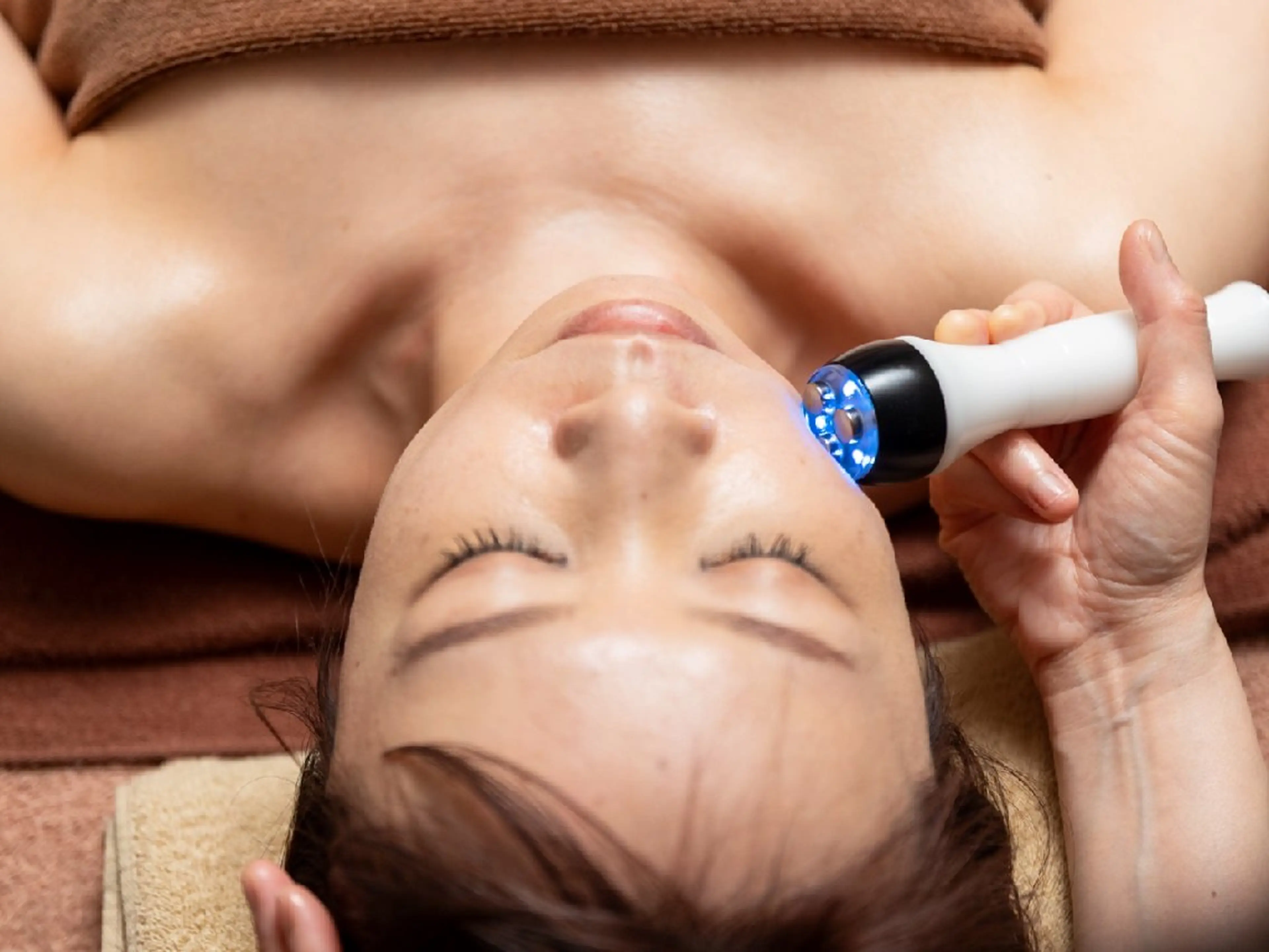 お顔スッキリ✨️ラジオ波フェイシャル60分♪パック付き!肩、首、デコルテ付き!肩こりにもオススメ♪の写真