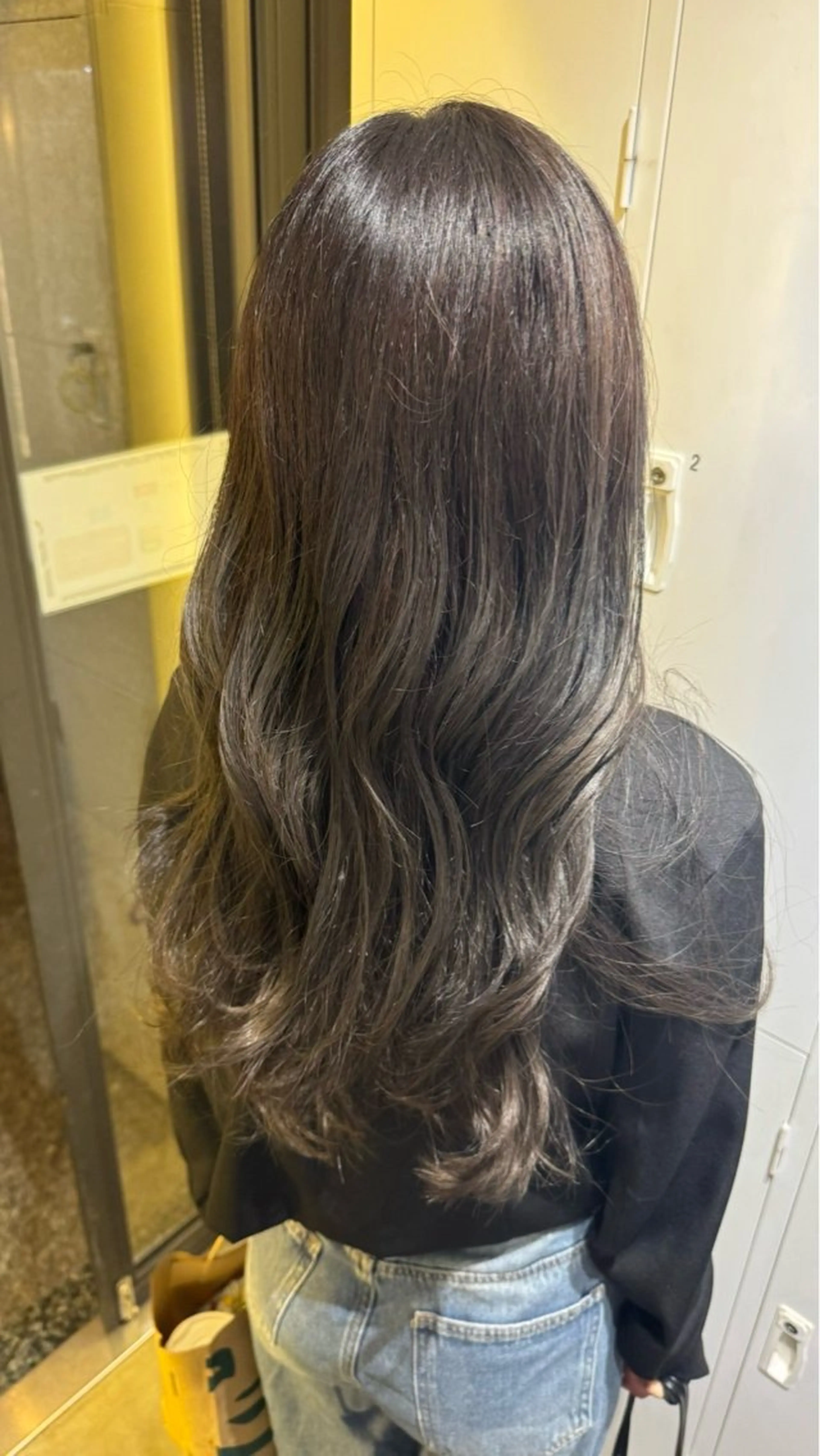 ロング カラー グレージュ おくにし はなのヘアスタイル