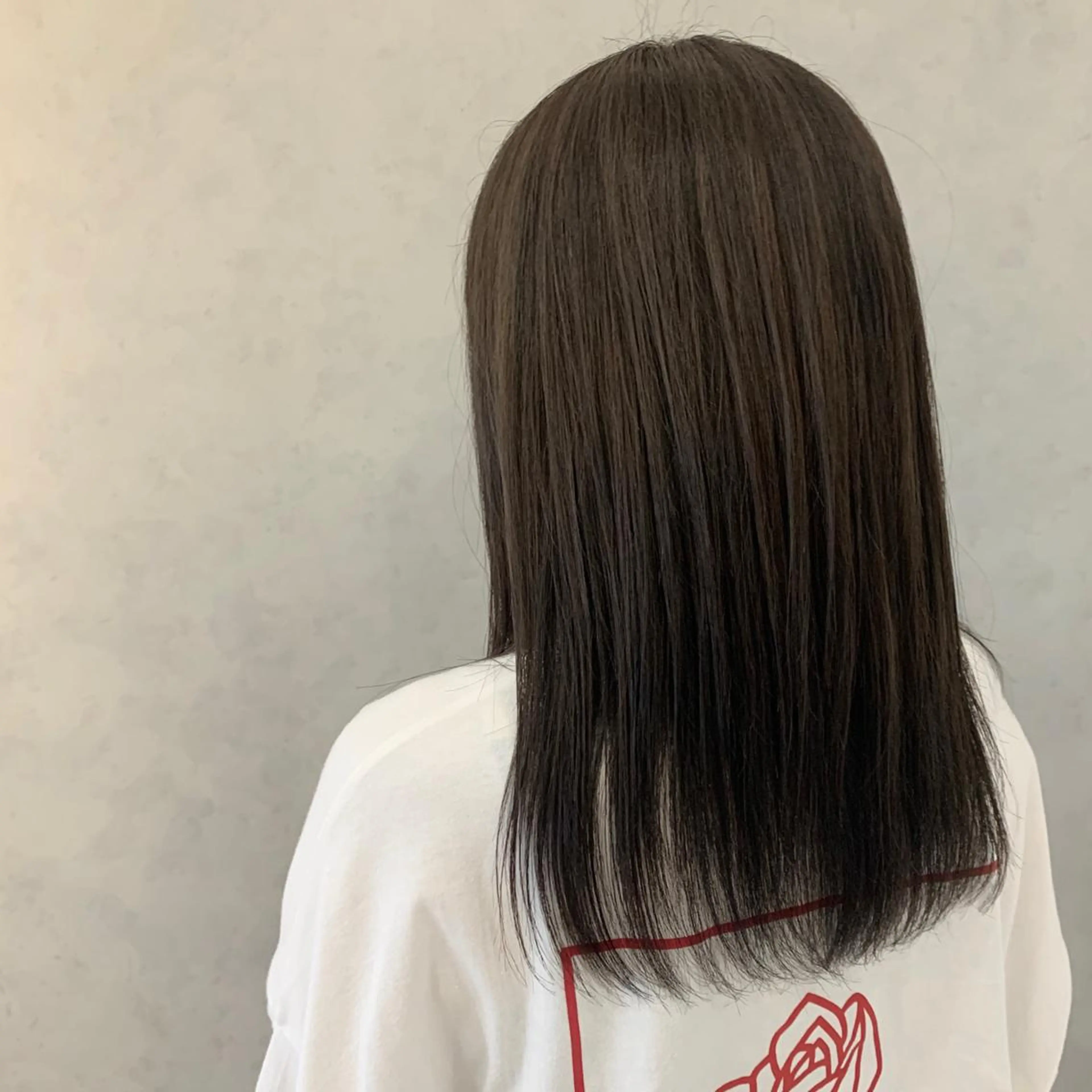 セミロング ヘアカラー トリートメント ︎︎🧸 ユリ ︎︎🧸のヘアスタイル