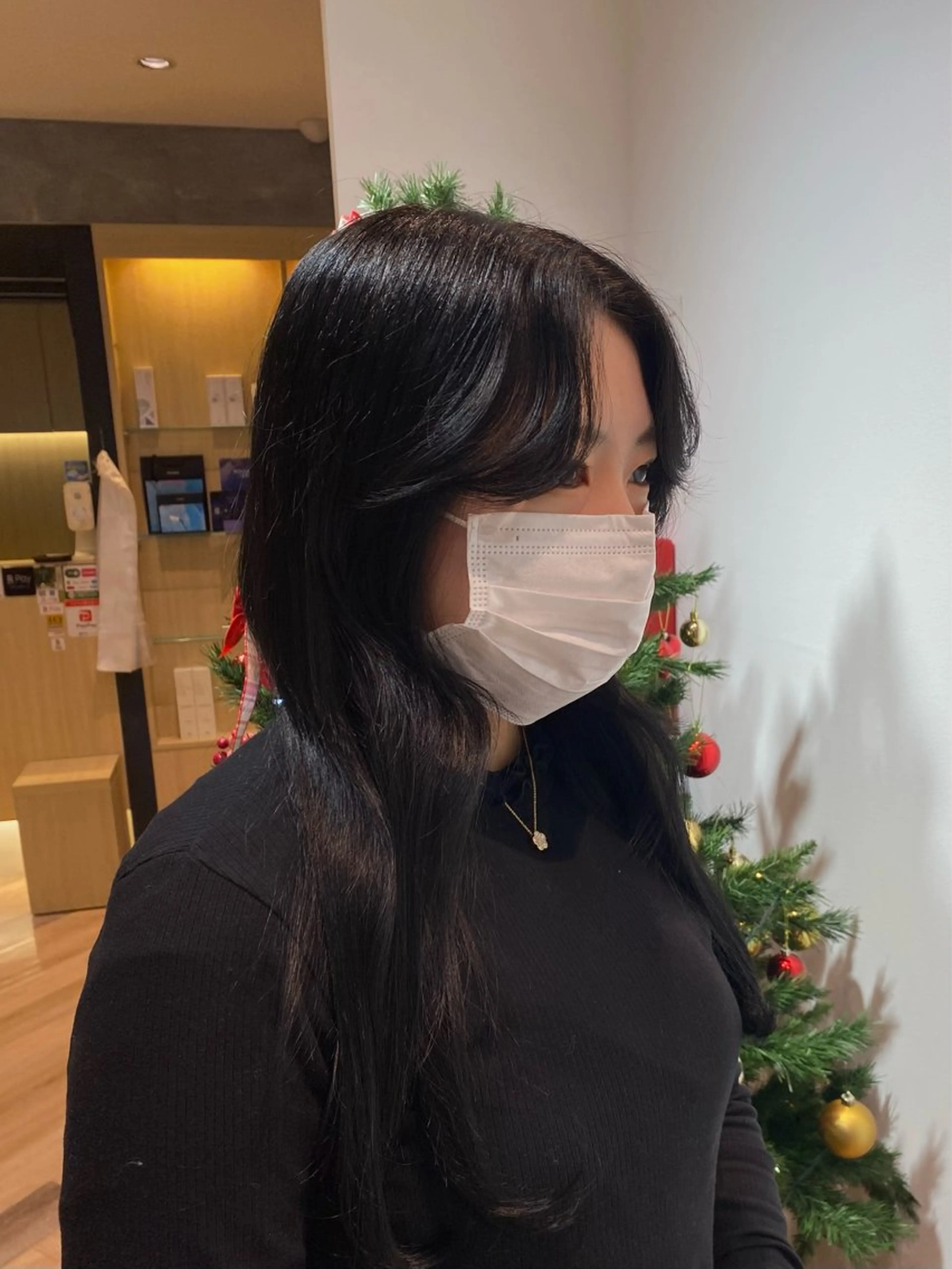 セミロング カラー 黒髪 ブリーチ ヘアカラー Yamada Ami🪐のヘアスタイル