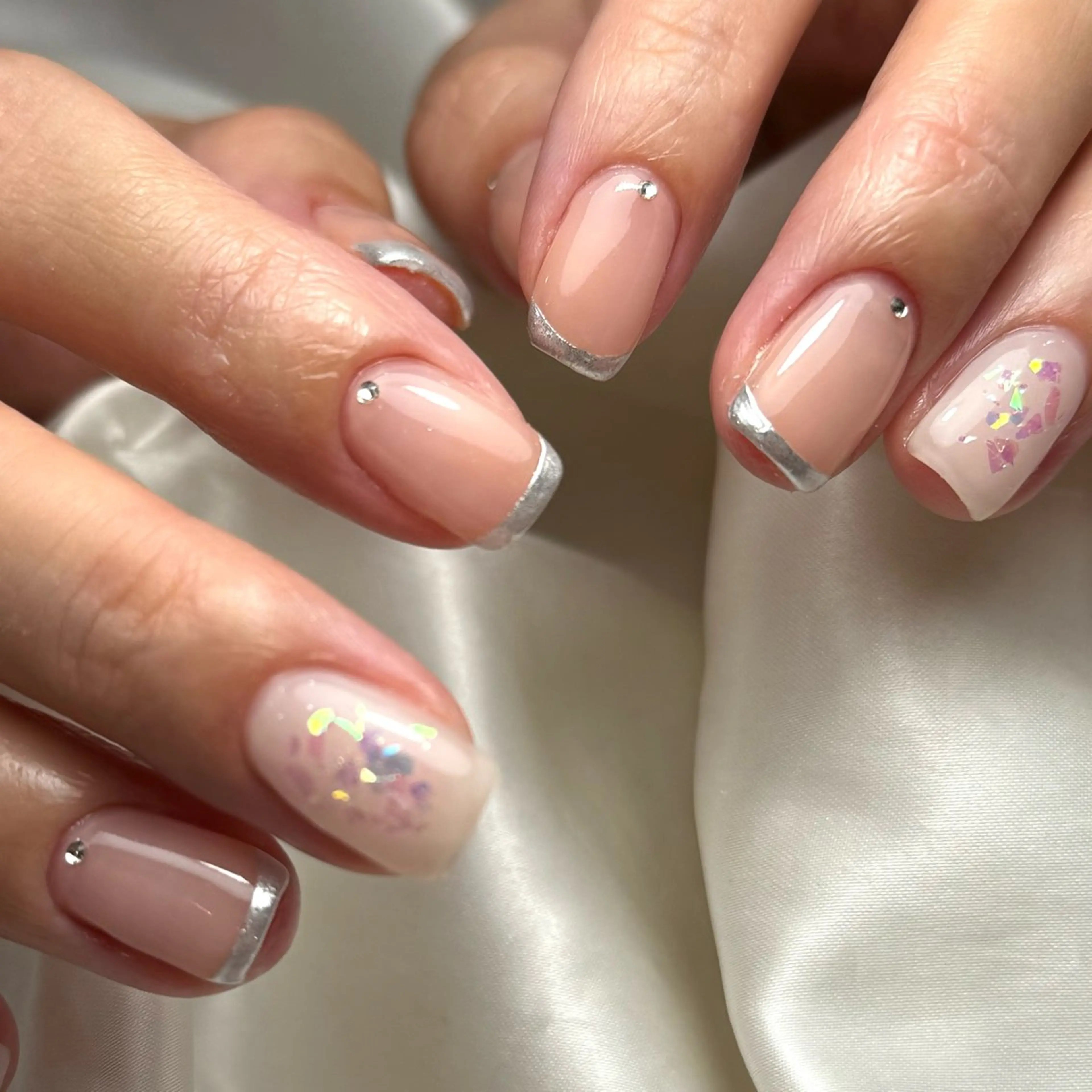 ネイル フレンチネイル ミラーネイル Ray nail natsu🎀のネイルデザイン