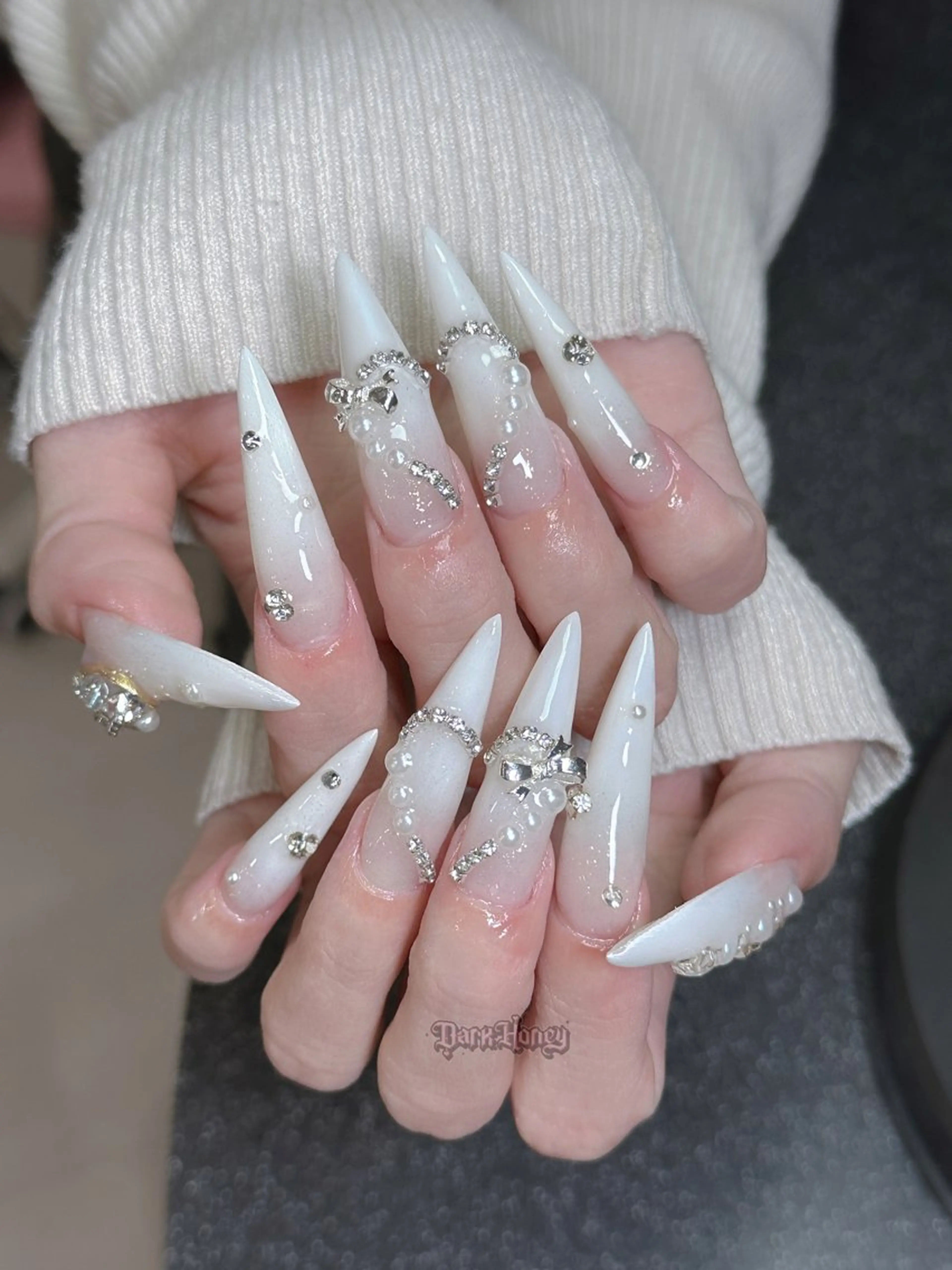 ネイル ハンドネイル Dark honey スカルプ専門原宿店のネイルデザイン