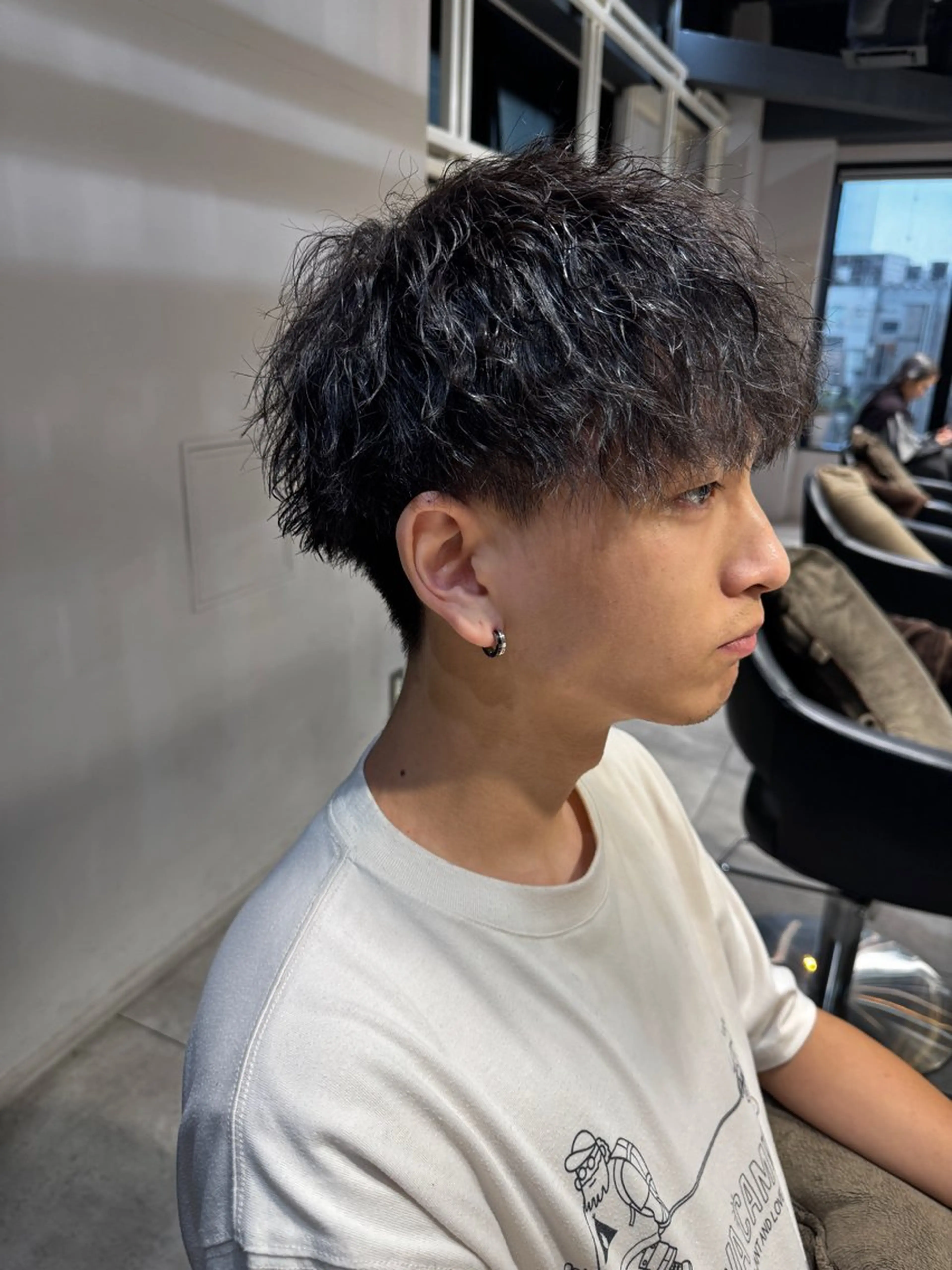 ミディアム パーマ メンズ マッシュ カット パーマ トリートメント 似合う髪型が 分からない方へのヘアスタイル