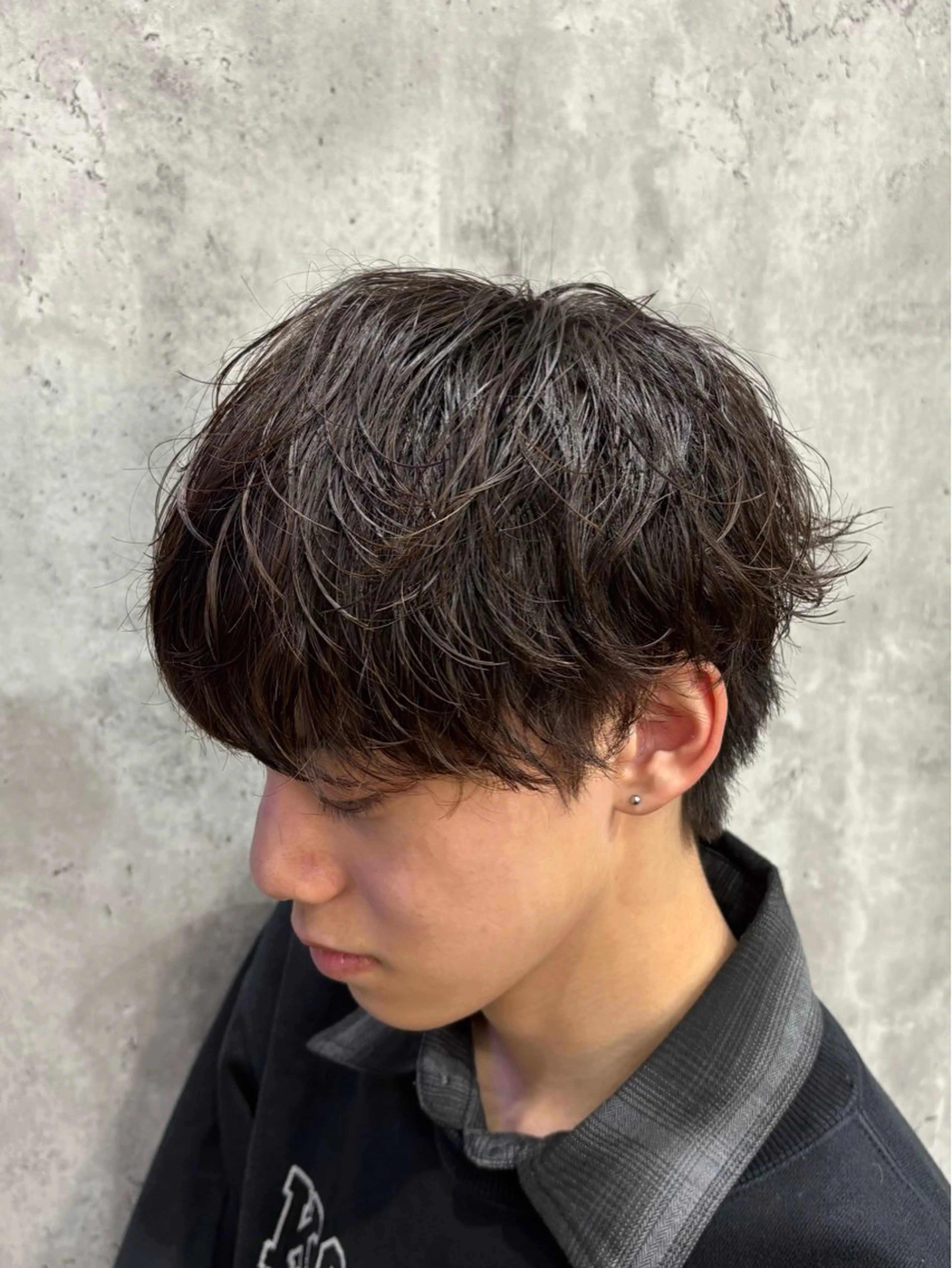 ショート パーマ メンズ メンズパーマ カット パーマ 韓国メンズヘア/ 毛流れヘア　須田龍世のヘアスタイル