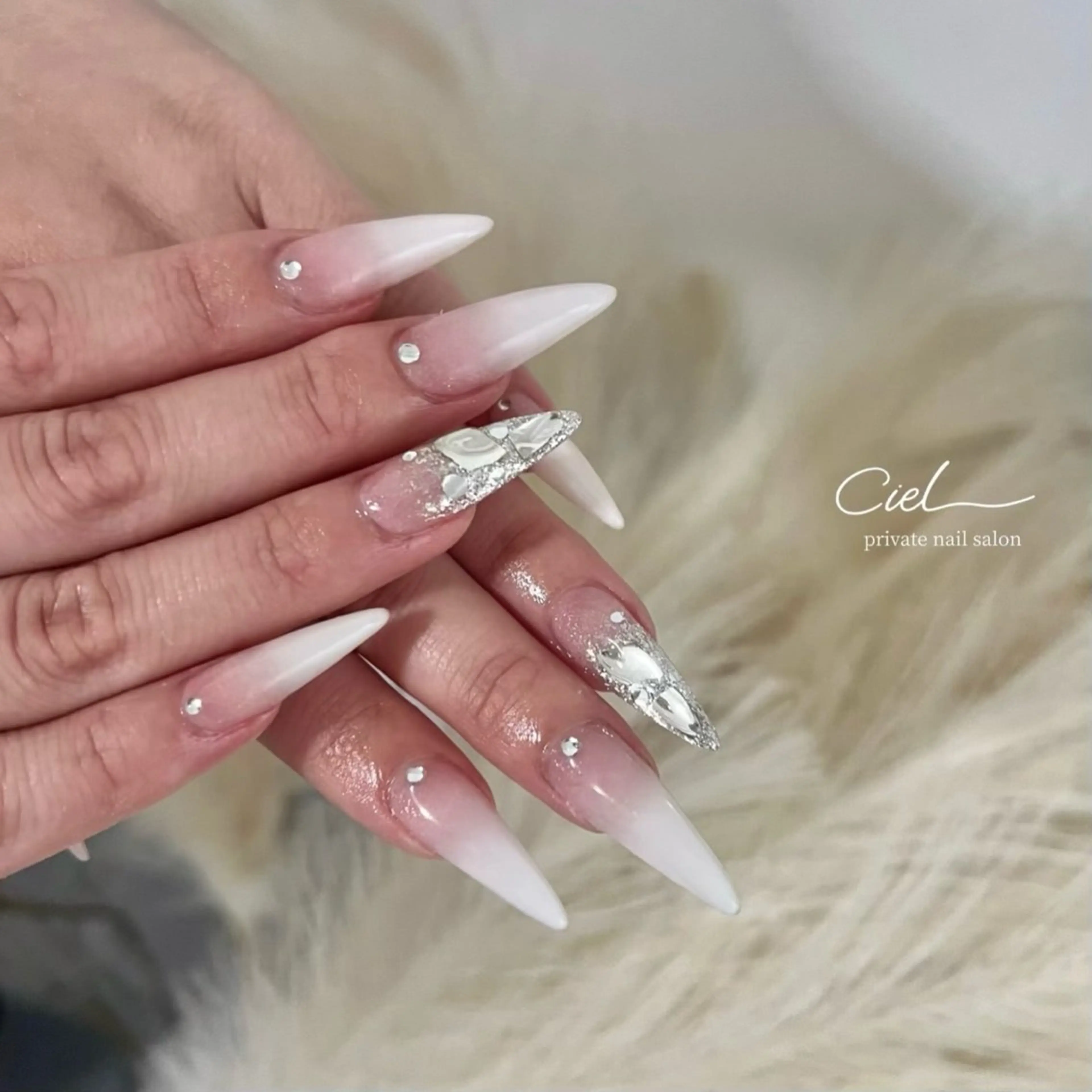 ネイル ハンドネイル 透明感ネイル ｜mahiru.のネイルデザイン