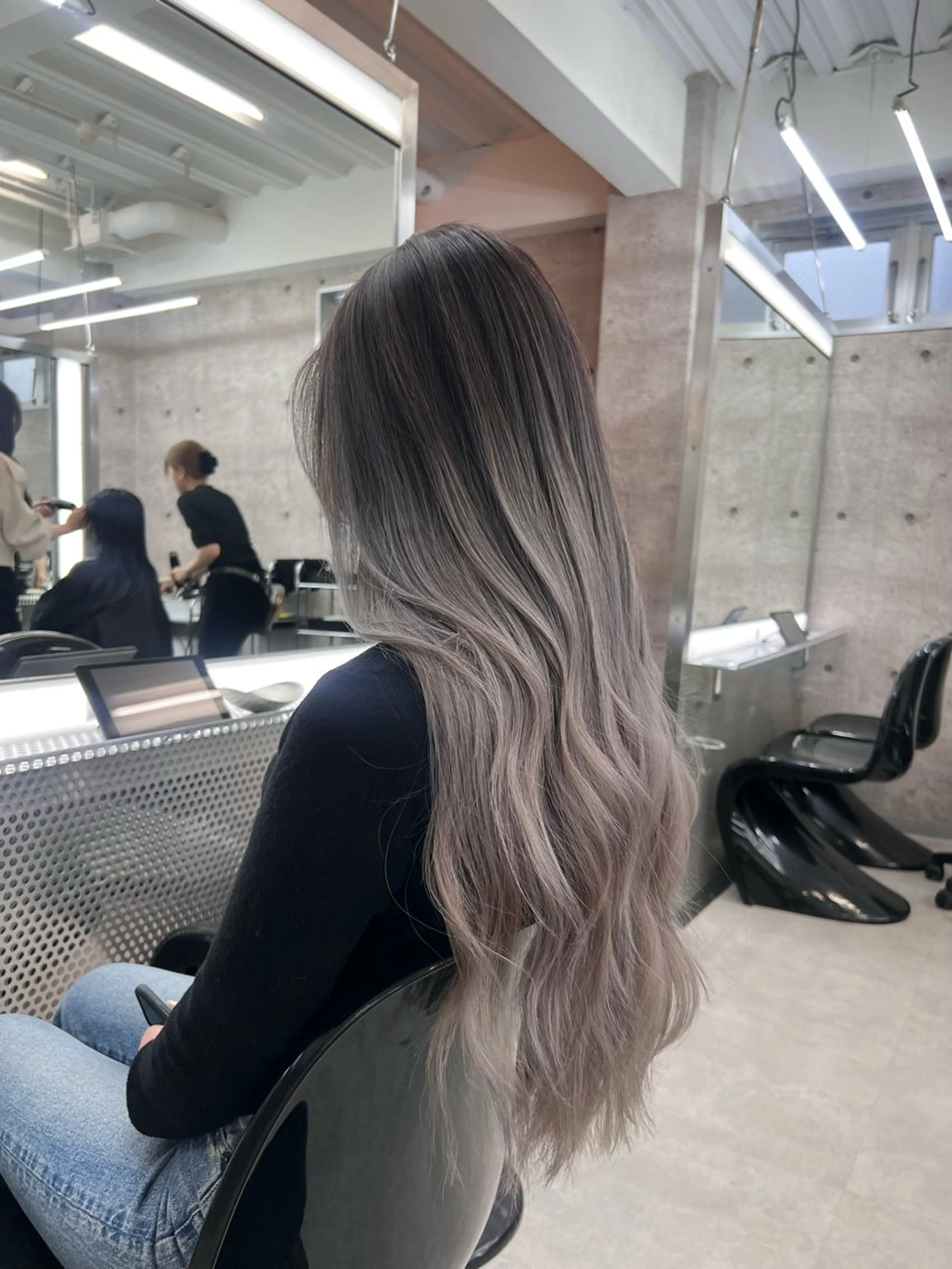 ロング カラー アンナ🦋海外ヘア バレイヤージュのヘアスタイル