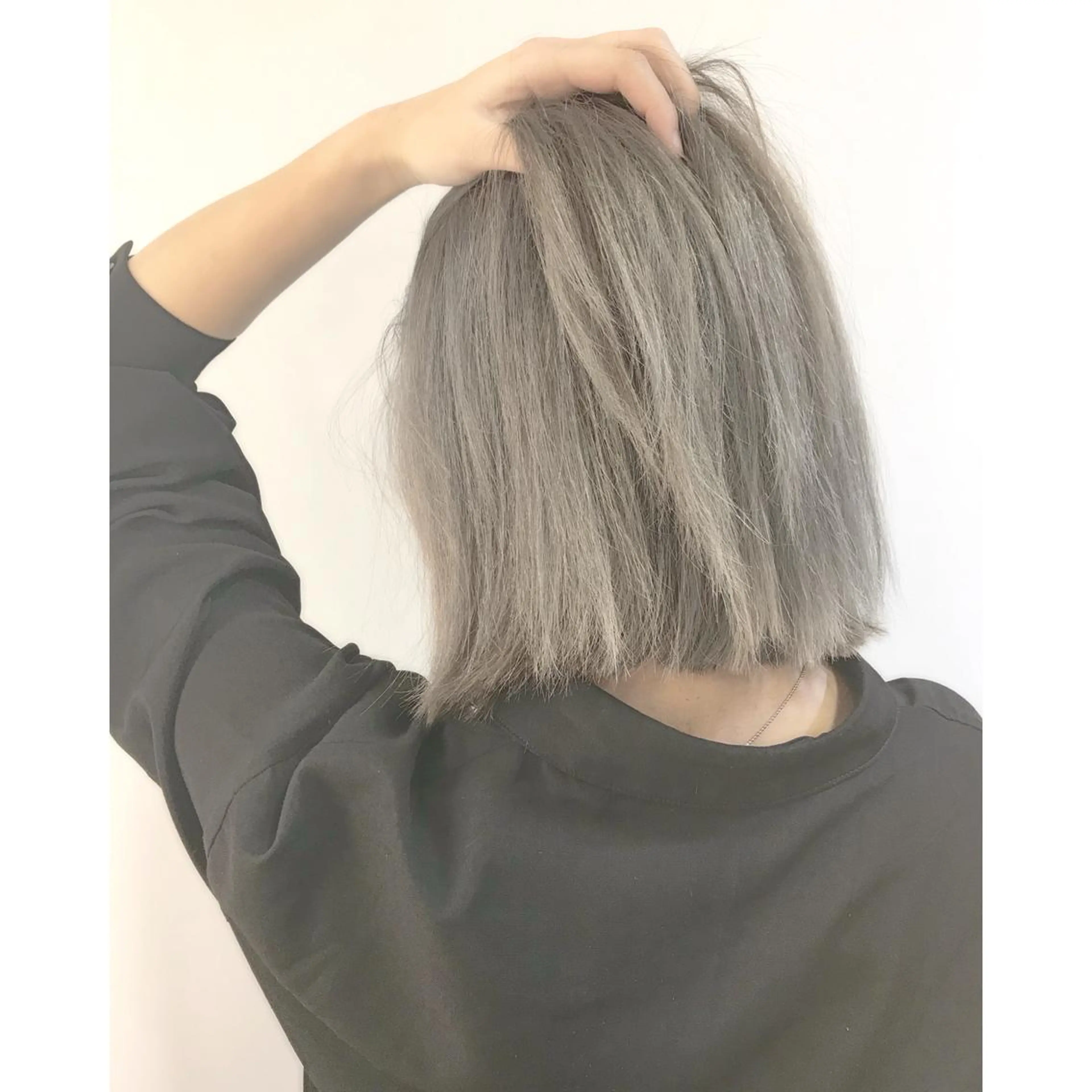 ミディアム カラー ヘアアレンジ 透明感カラー グレージュ ヘアカラー シアーベージュニスト 🥣大石亜里紗のヘアスタイル