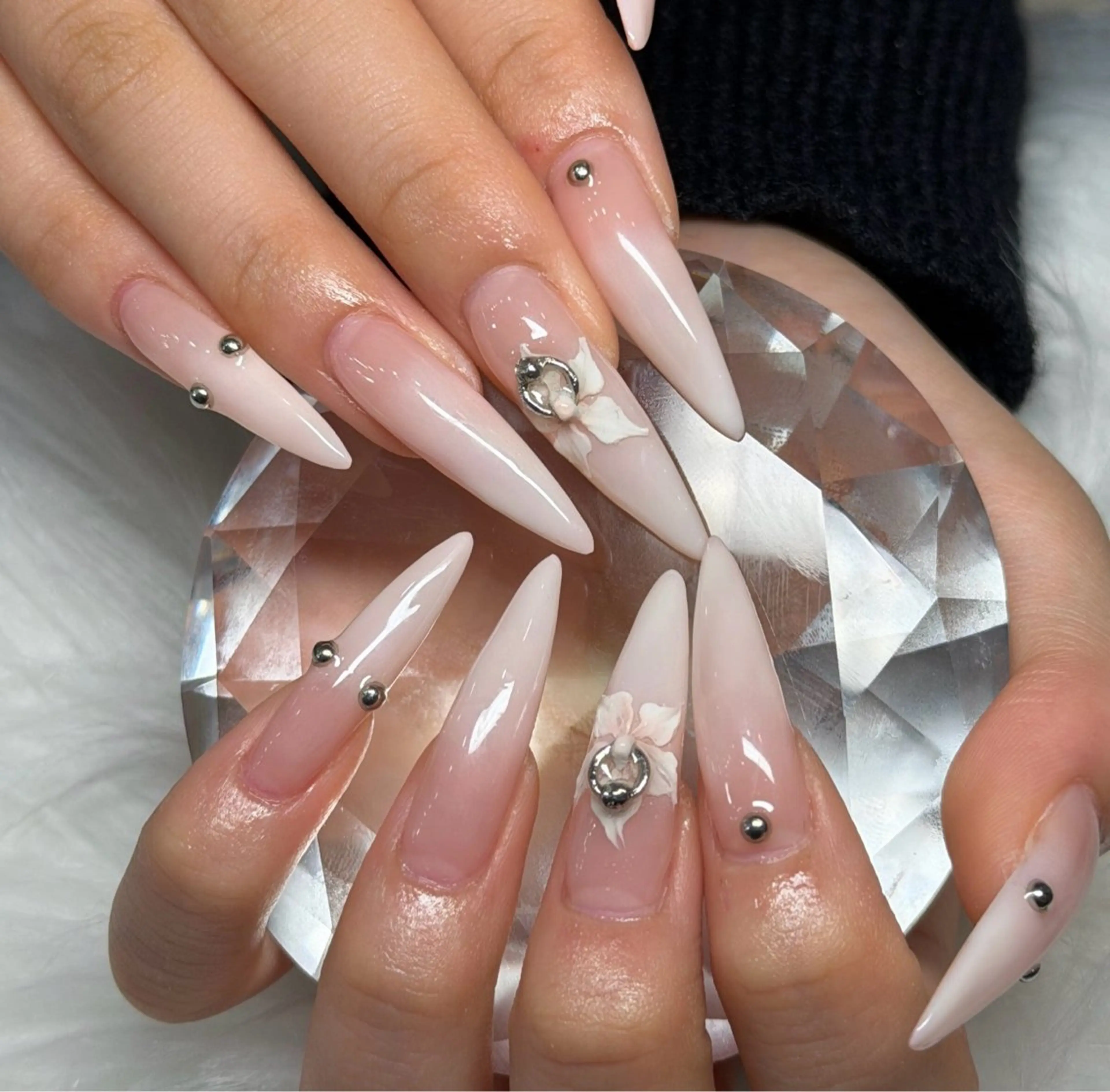 ネイル 長さ出し フレンチネイル 韓国ネイル レース マグネットネイル ハンドネイル 波 なみのネイルデザイン