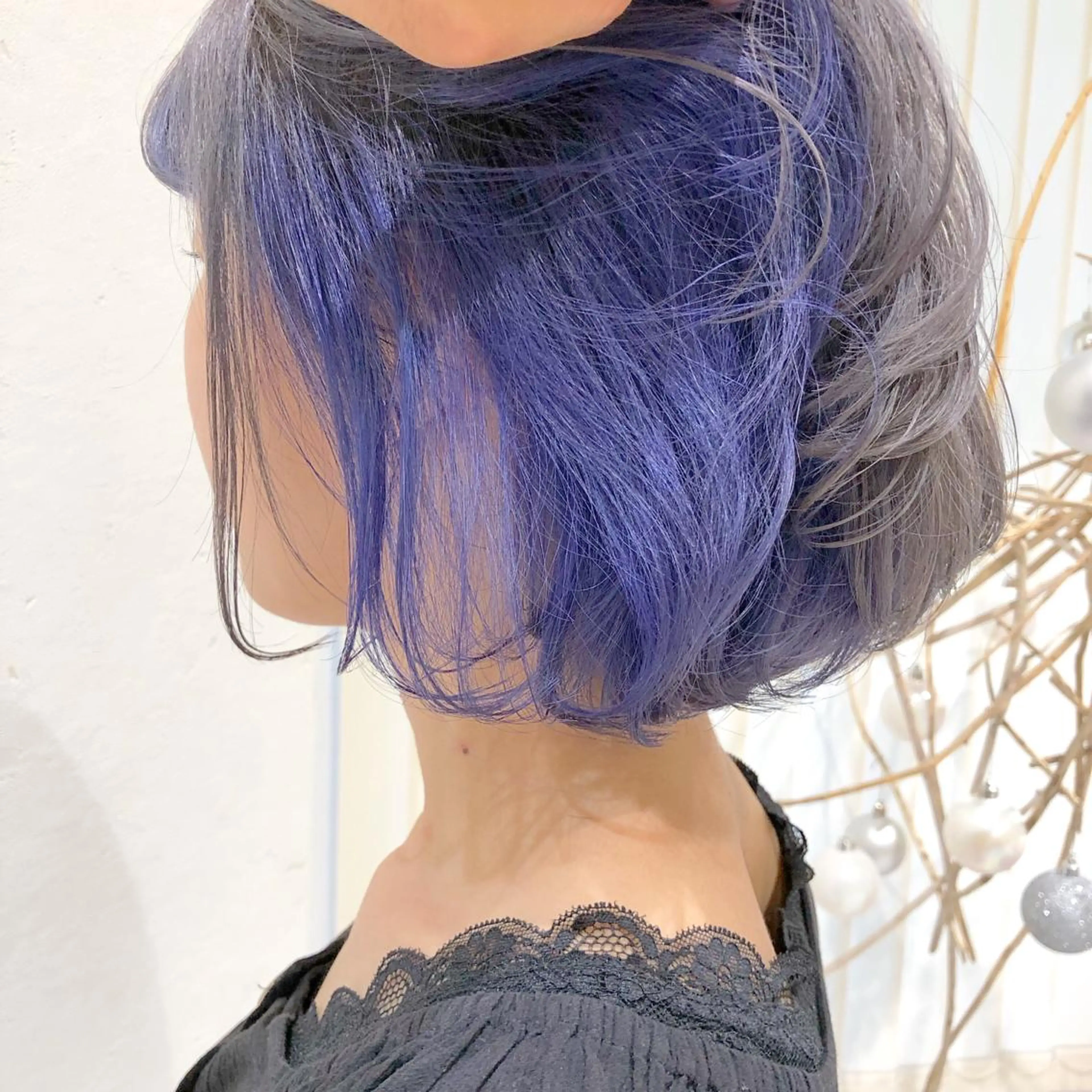 ミディアム カラー パーマ ヘアアレンジ ブルーカラー ブルーパープル インナーカラー パープルカラー シルバー ハイトーン特化🤍 浦住のヘアスタイル