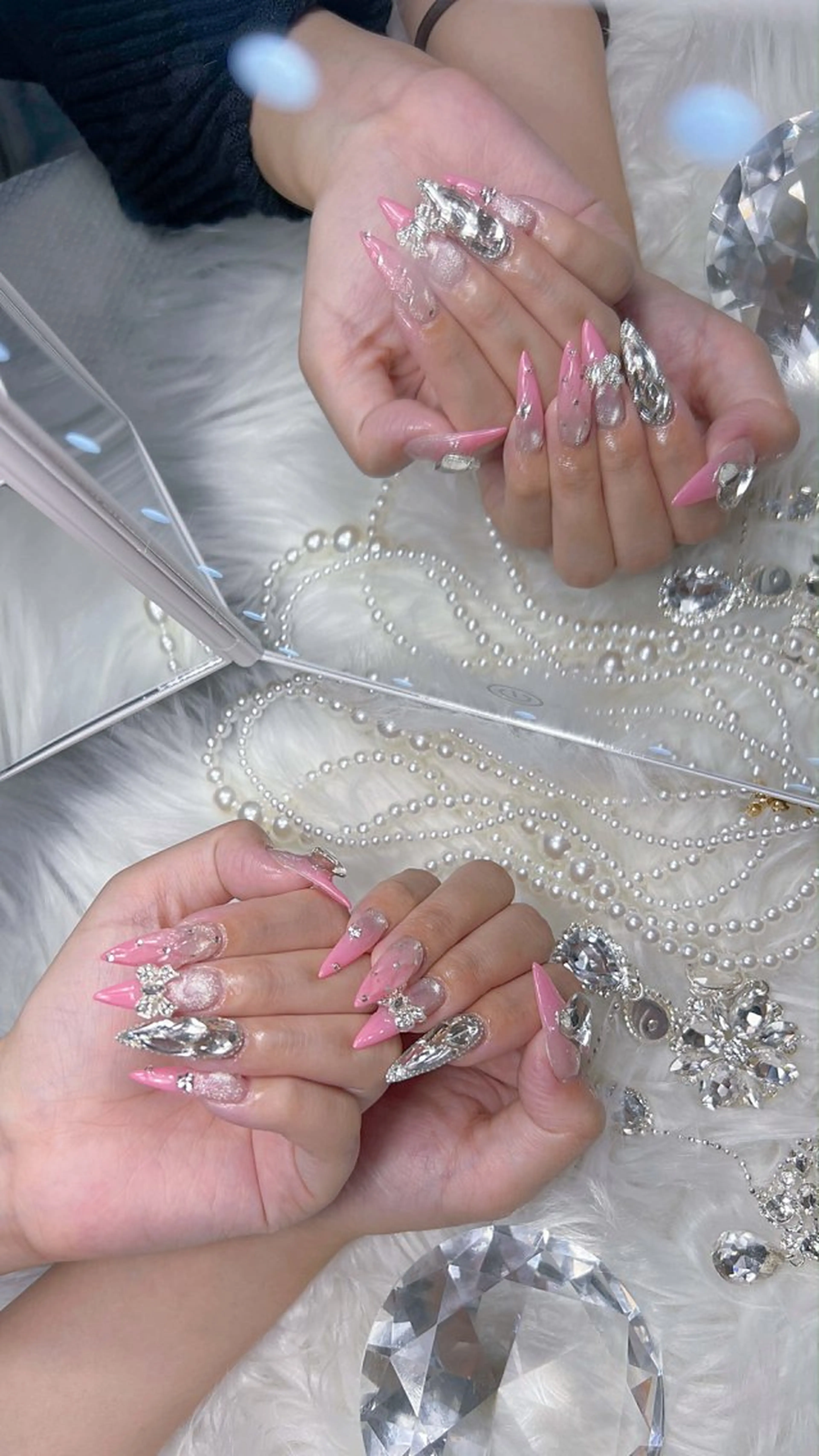 ネイル アートネイル オーロラネイル チークネイル 長さ出し フットネイル ハンドネイル ハンドケア Mio_ Noiranailのネイルデザイン