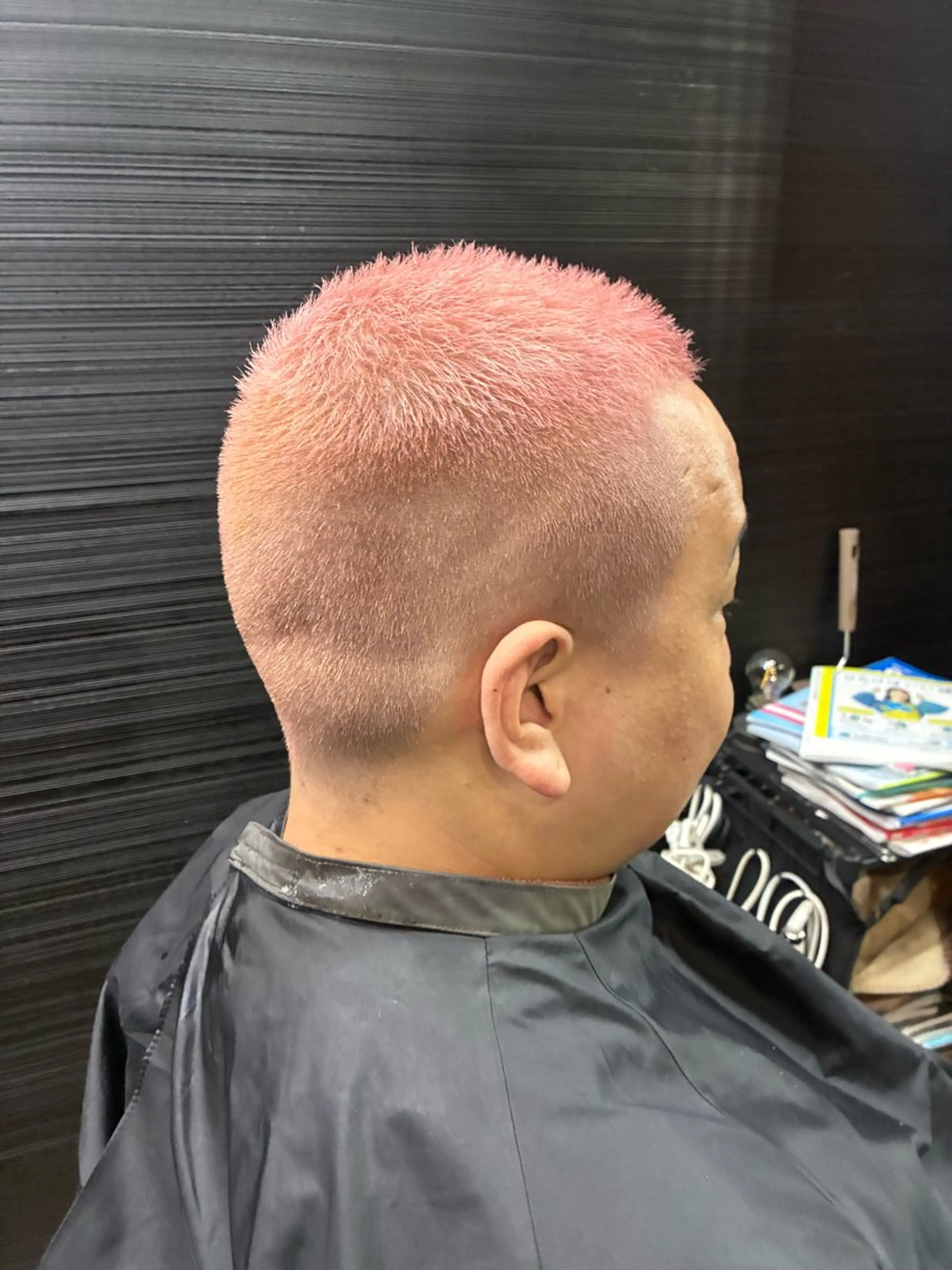 ショート カラー ベージュカラー ブリーチ ピンクカラー ピンクベージュ カット ヘアカラー 山本 雅由のヘアスタイル