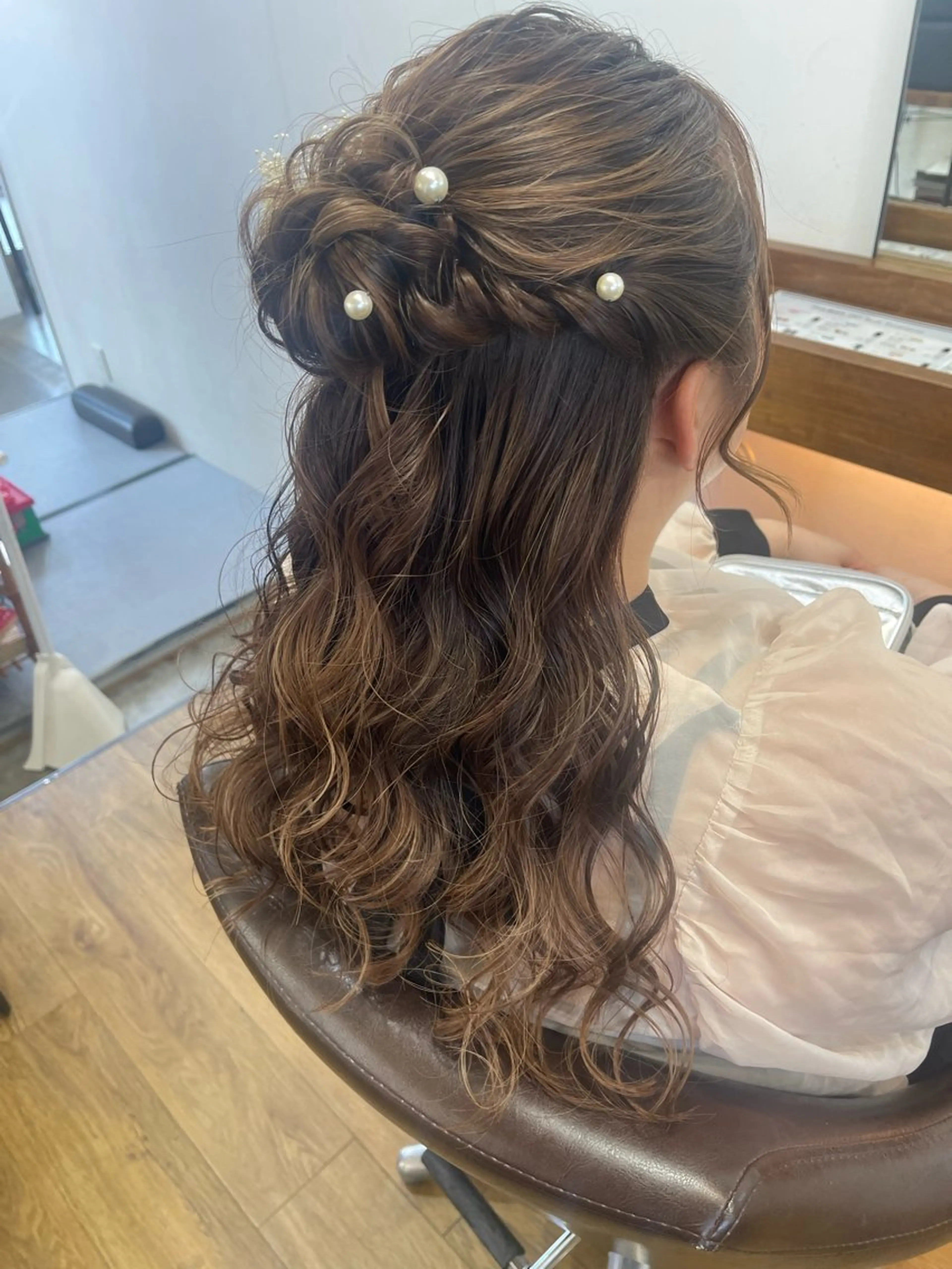 セミロング ヘアアレンジ ハーフアップ hairdesign Granz 平成店所属・志賀 美沙のヘアスタイル