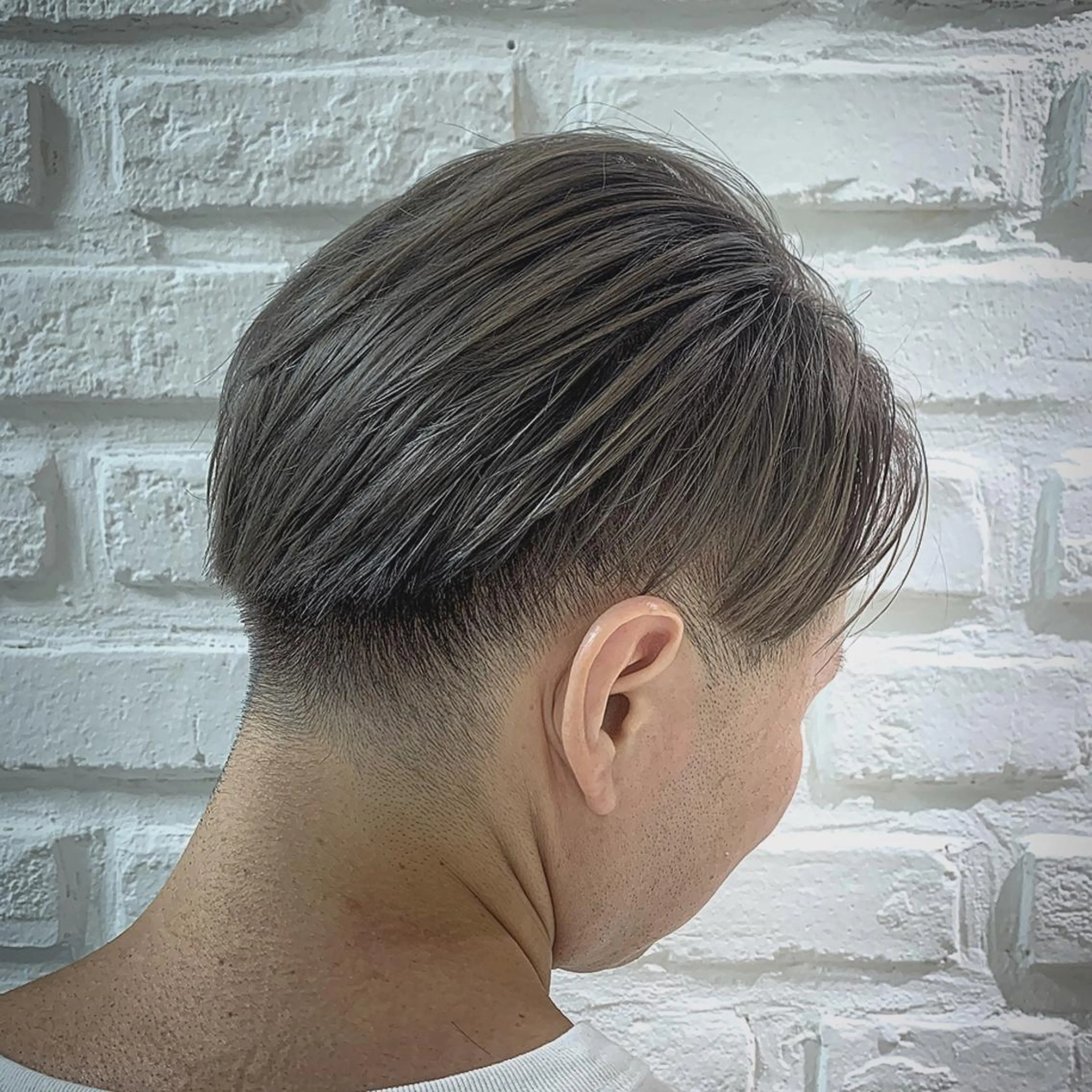 ショート カラー メンズ メンズブリーチ メンズハイトーン 刈り上げ ブリーチ グレージュ カット ヘアカラー トリートメント 【髪質改善】 kasumi🌷🌷のヘアスタイル