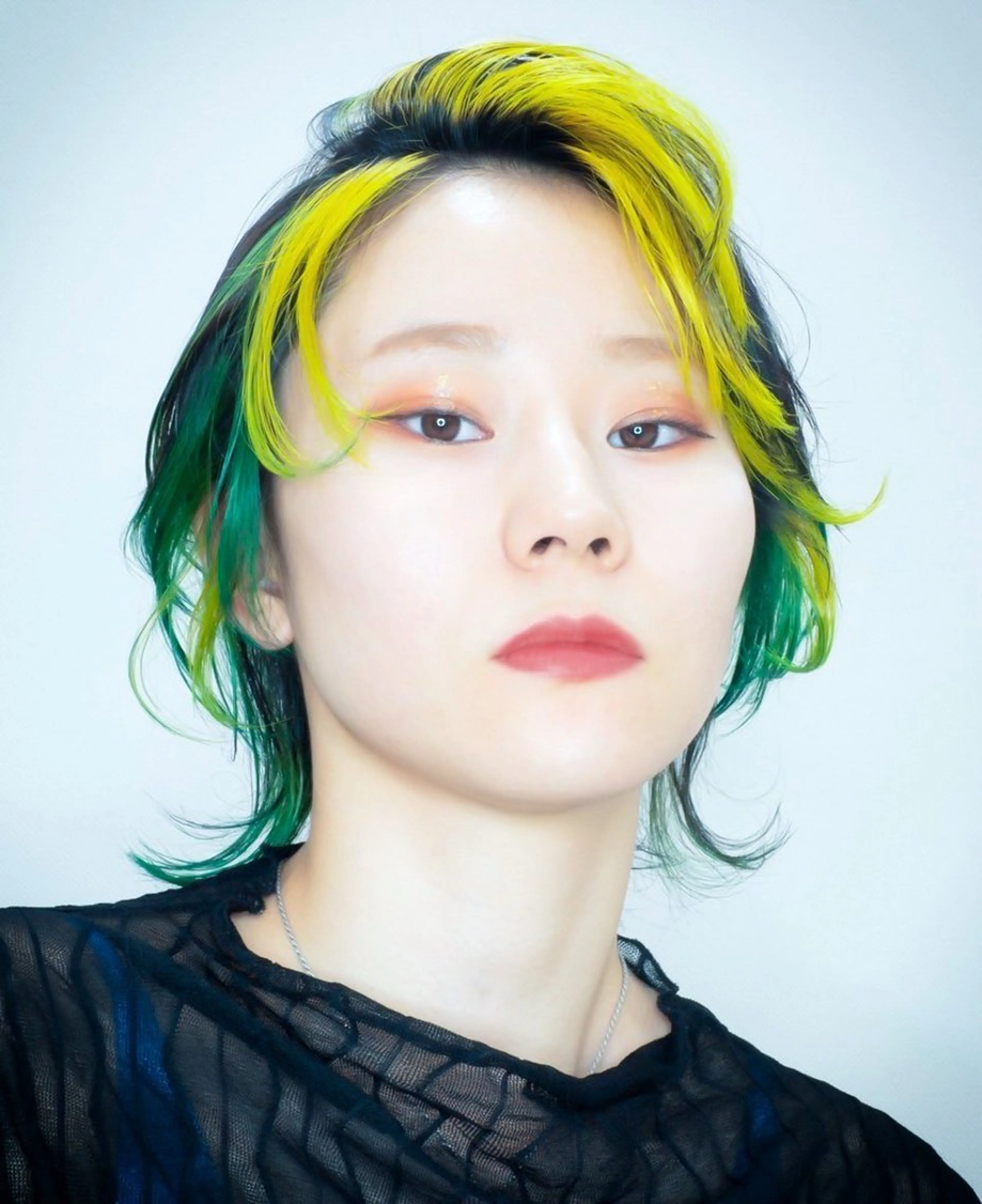 ショート カラー デザインカラー ウルフカット 浜村 来図のヘアスタイル