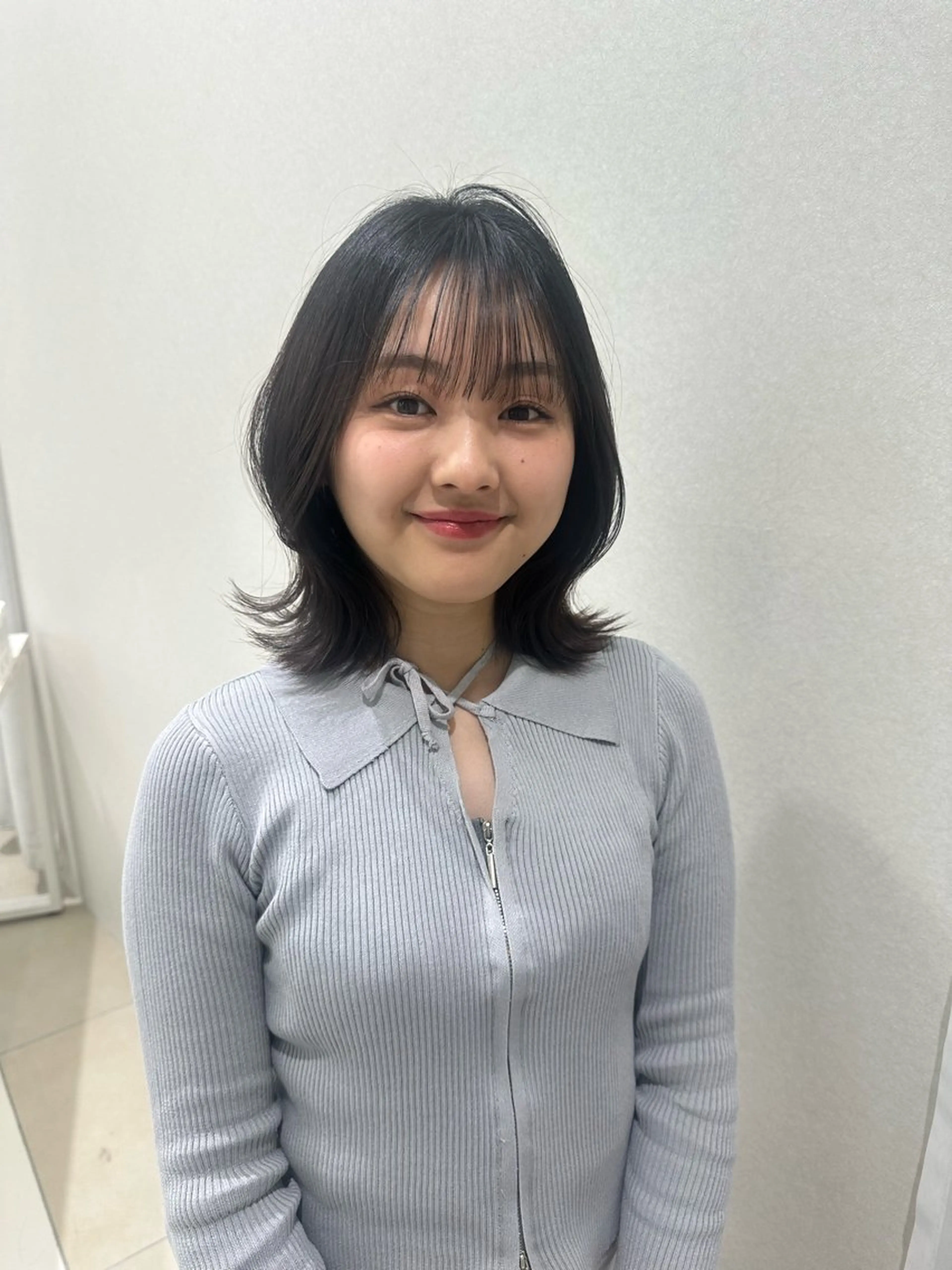 ミディアム カット ヘアカラー トリートメント 小西 鈴奈のヘアスタイル