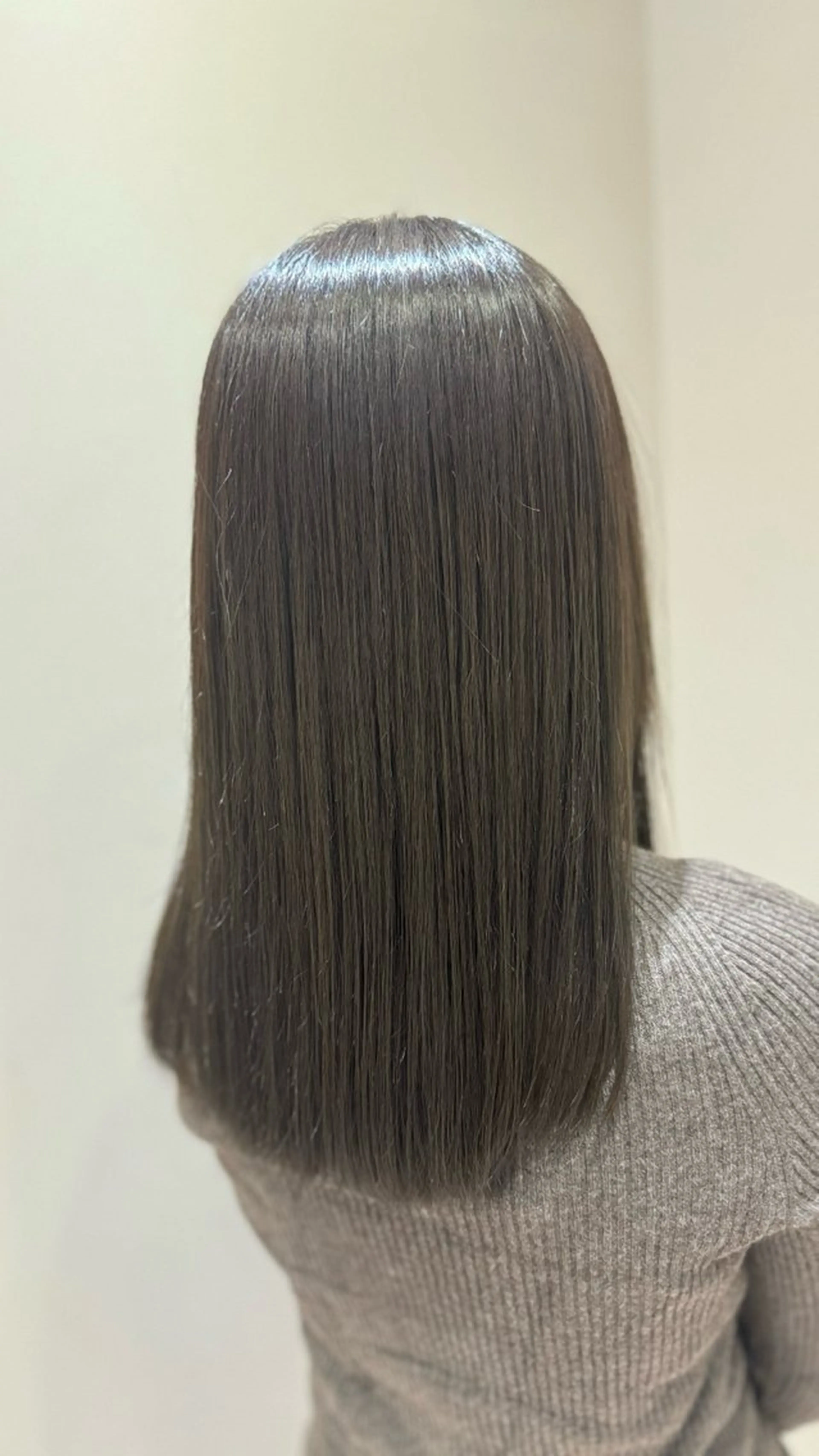 セミロング カラー アッシュ 透明感カラー 髪質改善 トリートメント カット ヘアカラー トリートメント 髙橋 誉英のヘアスタイル