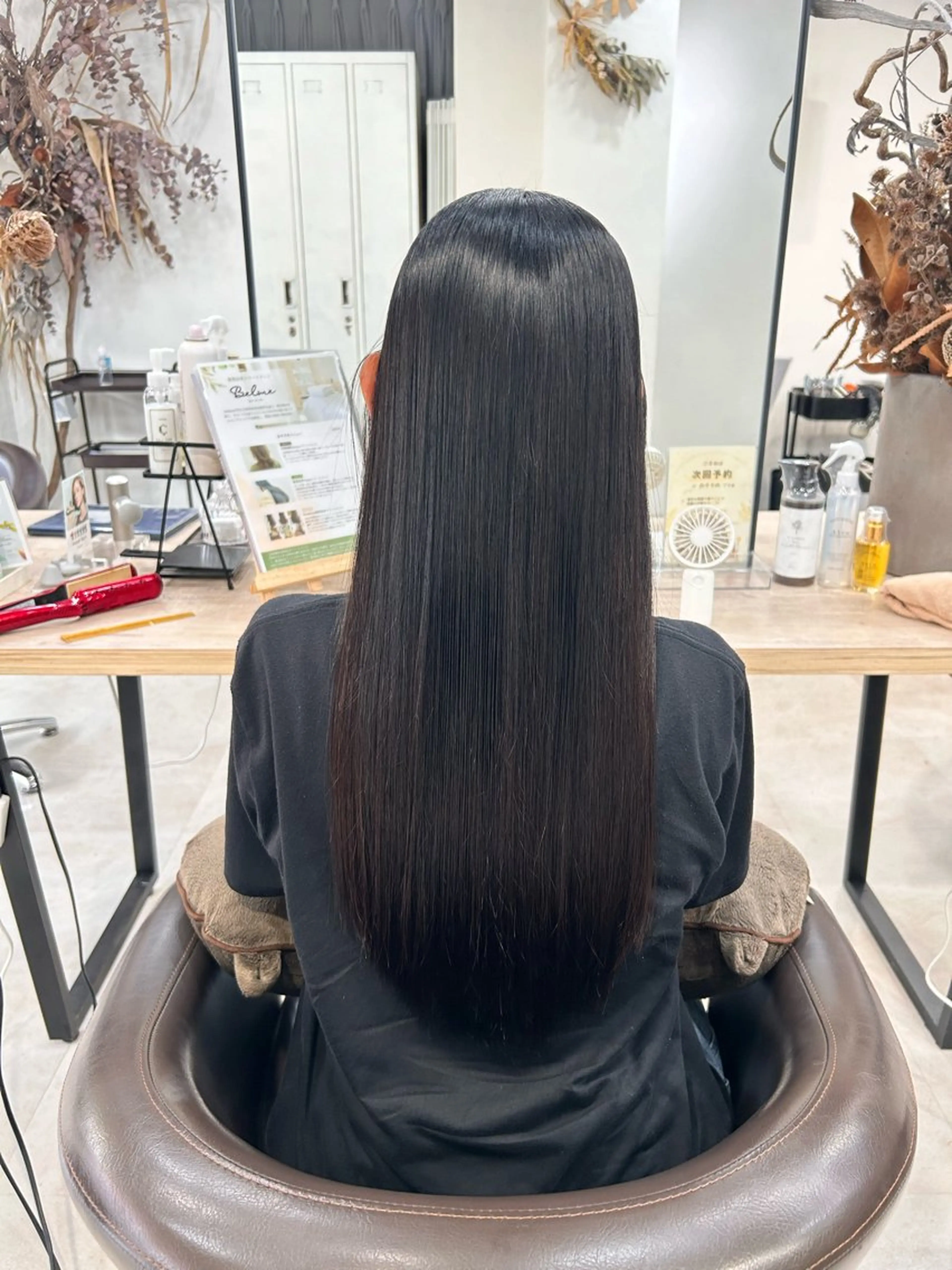 ロング 縮毛矯正 光を纏うツヤ感ロング Natsuki🤍のヘアスタイル