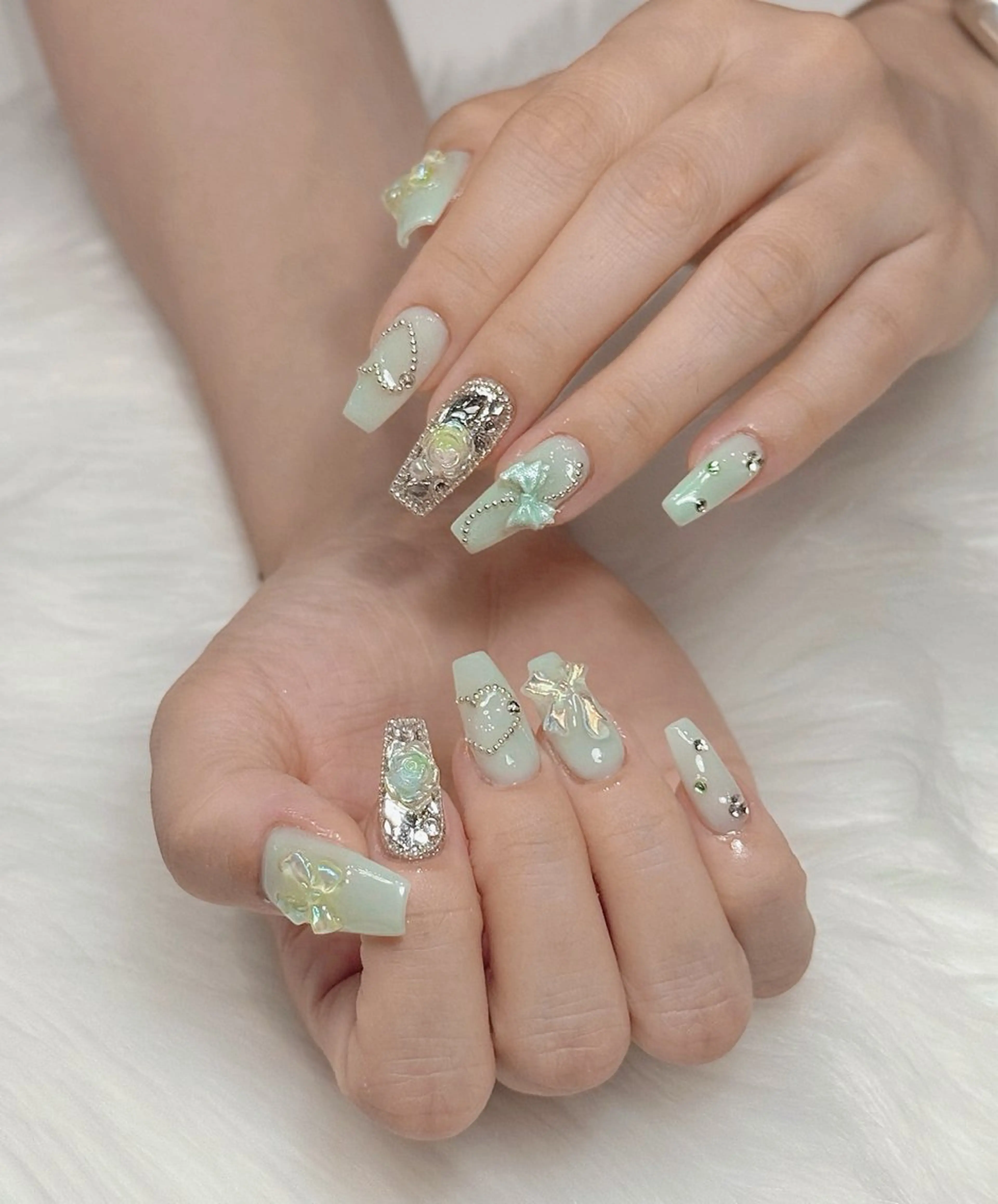 ネイル オーロラネイル チークネイル フットネイル フレンチネイル ジェルネイル ハンドネイル Nichi Nailsのネイルデザイン