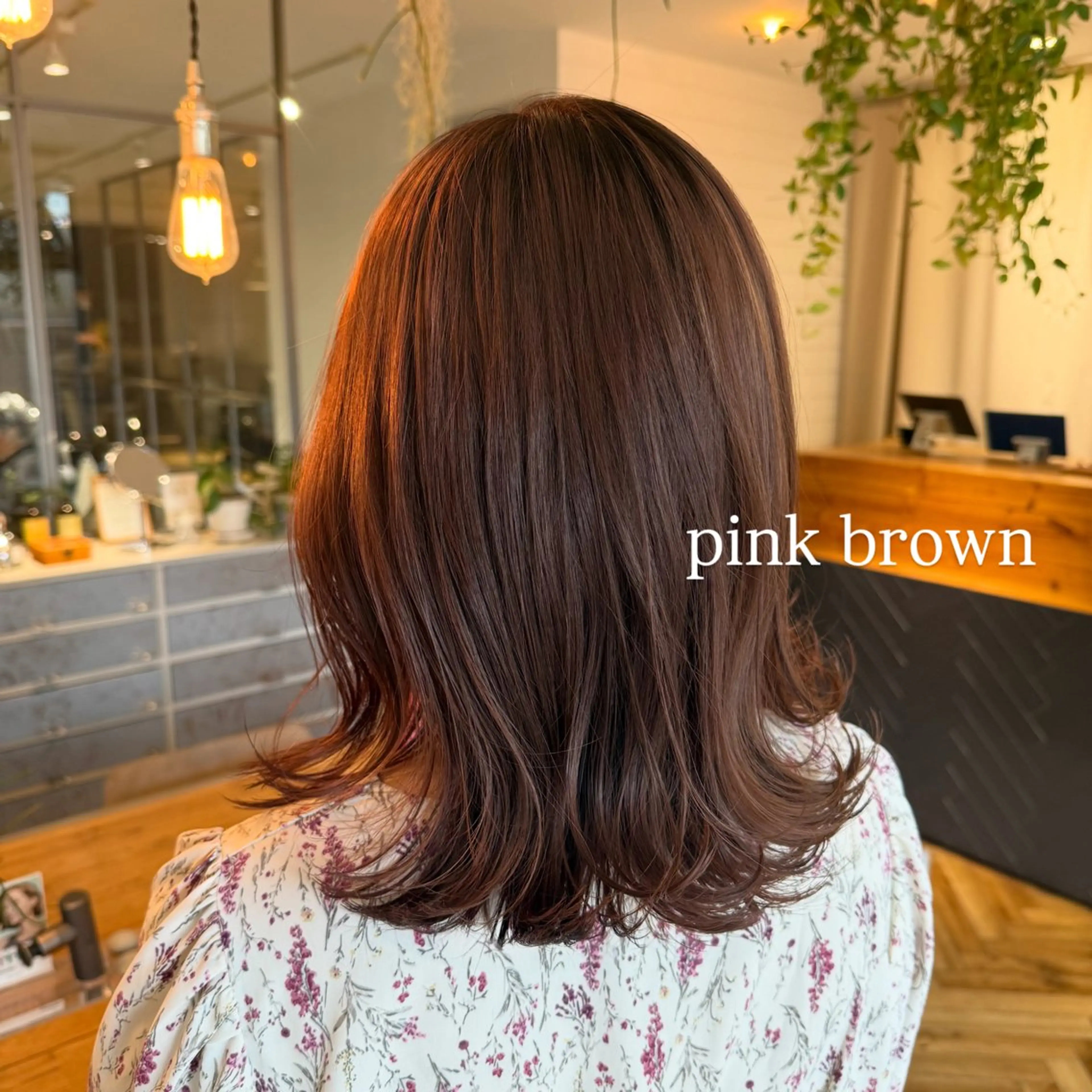 ミディアム カラー ヘアアレンジ ブラウンカラー ピンクカラー ピンクブラウン みなみ/韓国ボブ/ 韓国レイヤーのヘアスタイル