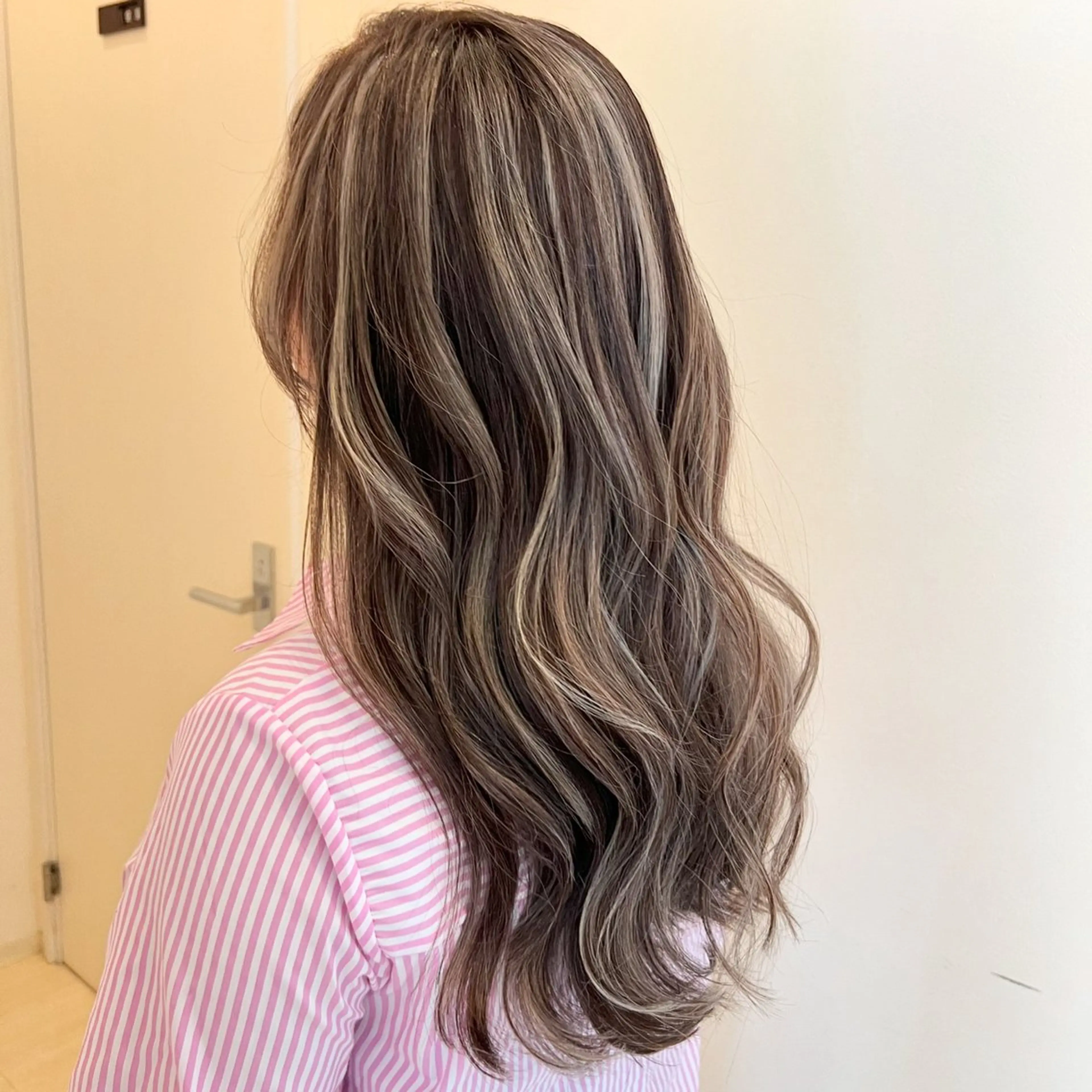 ロング カラー ヘアカラー 小玉 みりあのヘアスタイル