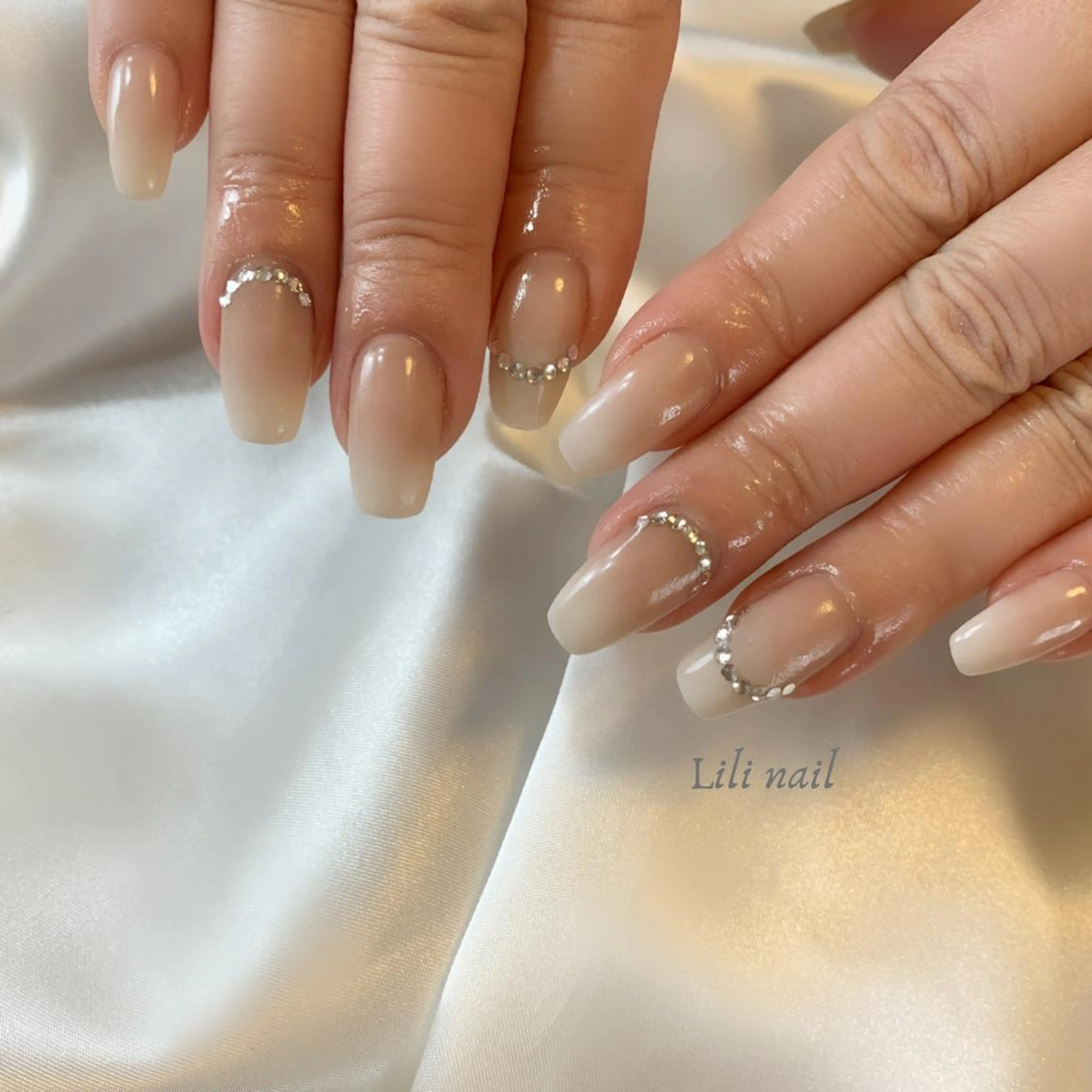 ネイル ストーンネイル Lilibeauty salonのネイルデザイン