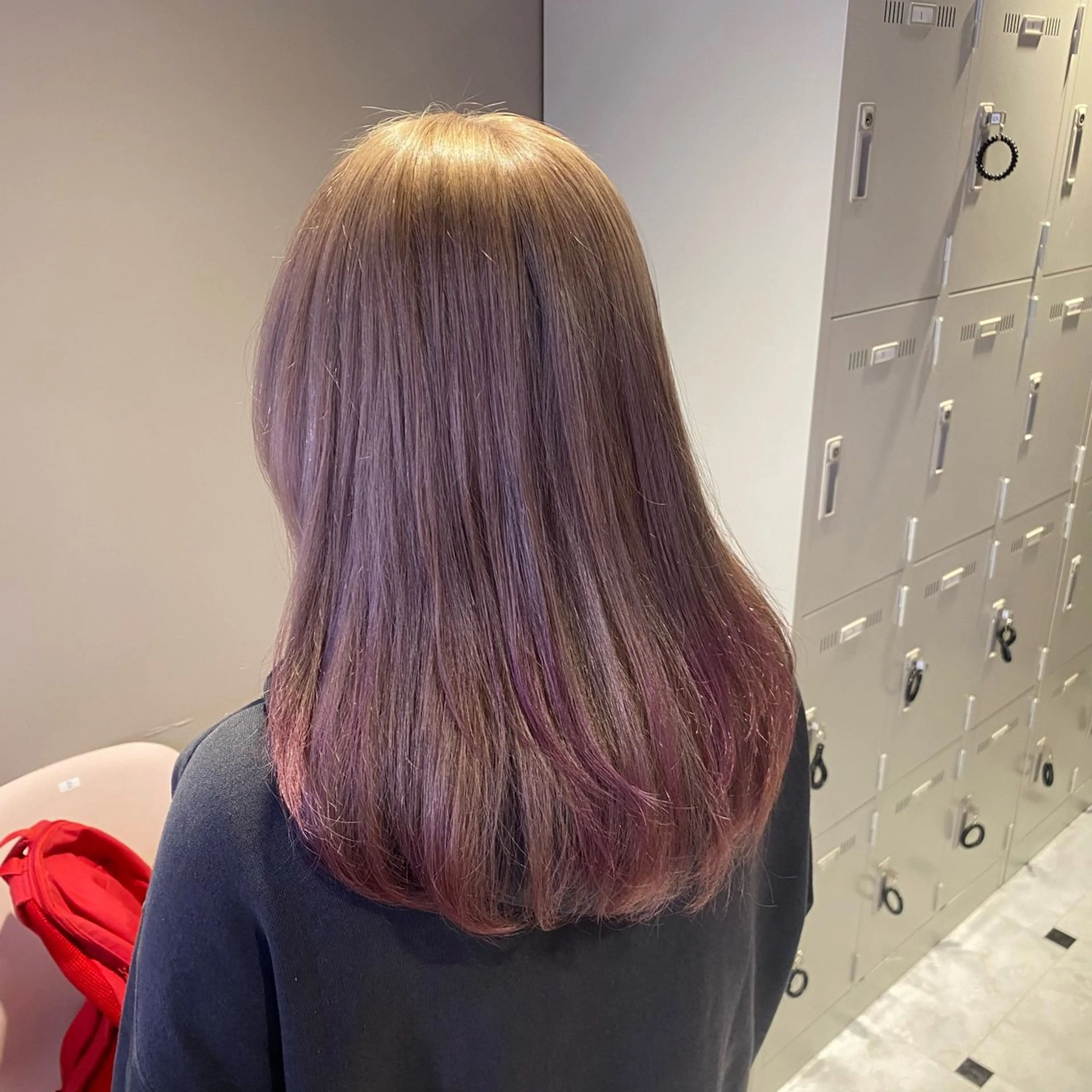 セミロング カラー ベージュカラー デザインカラー ピンクカラー ヘアカラー トリートメント ヘッドスパ ヘアセット 透明感ベージュカラー 🪞上野🪞AIのヘアスタイル