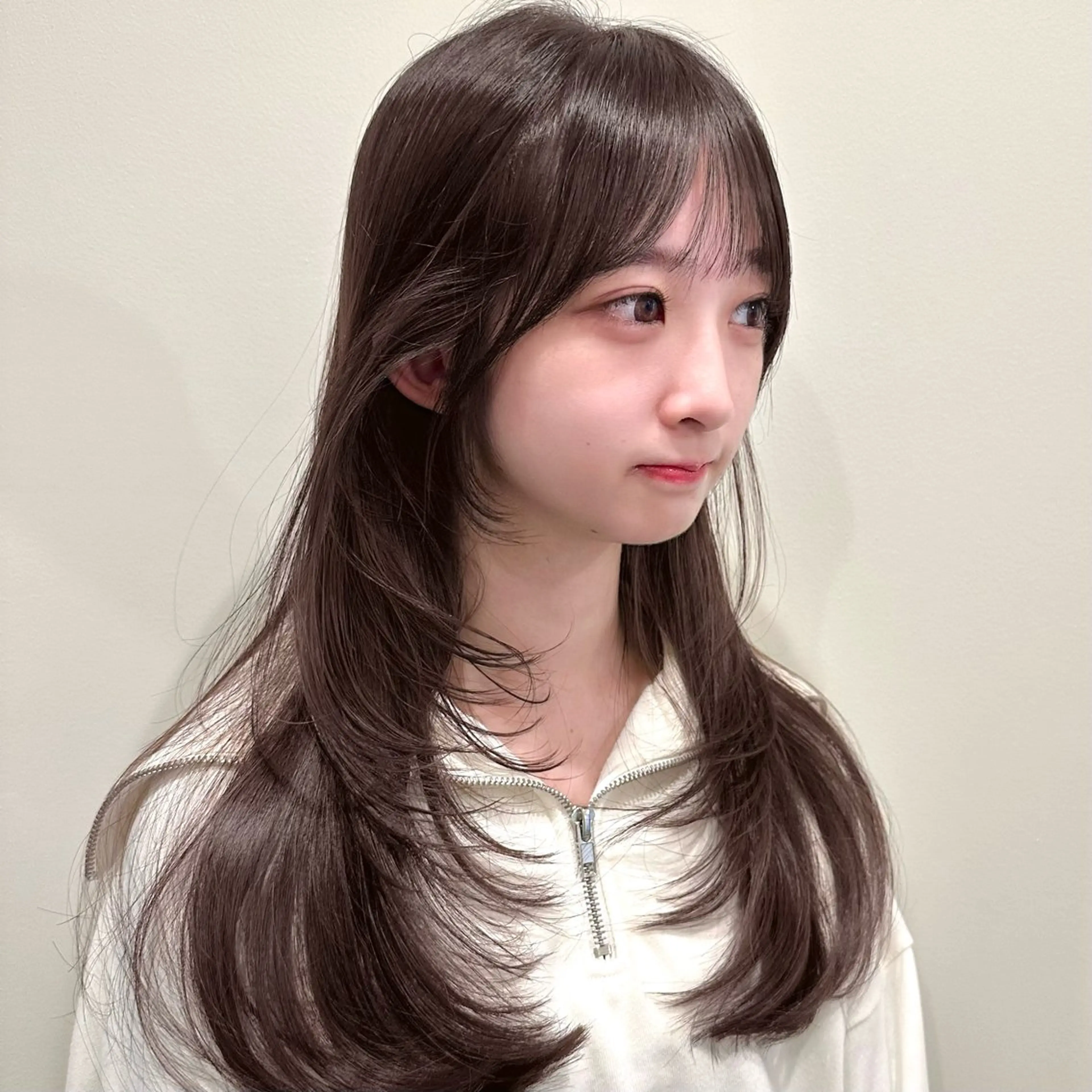 セミロング カット ヘアカラー トリートメント 🌹ハッシュカット、 レイヤー韓国ヘア🌹のヘアスタイル