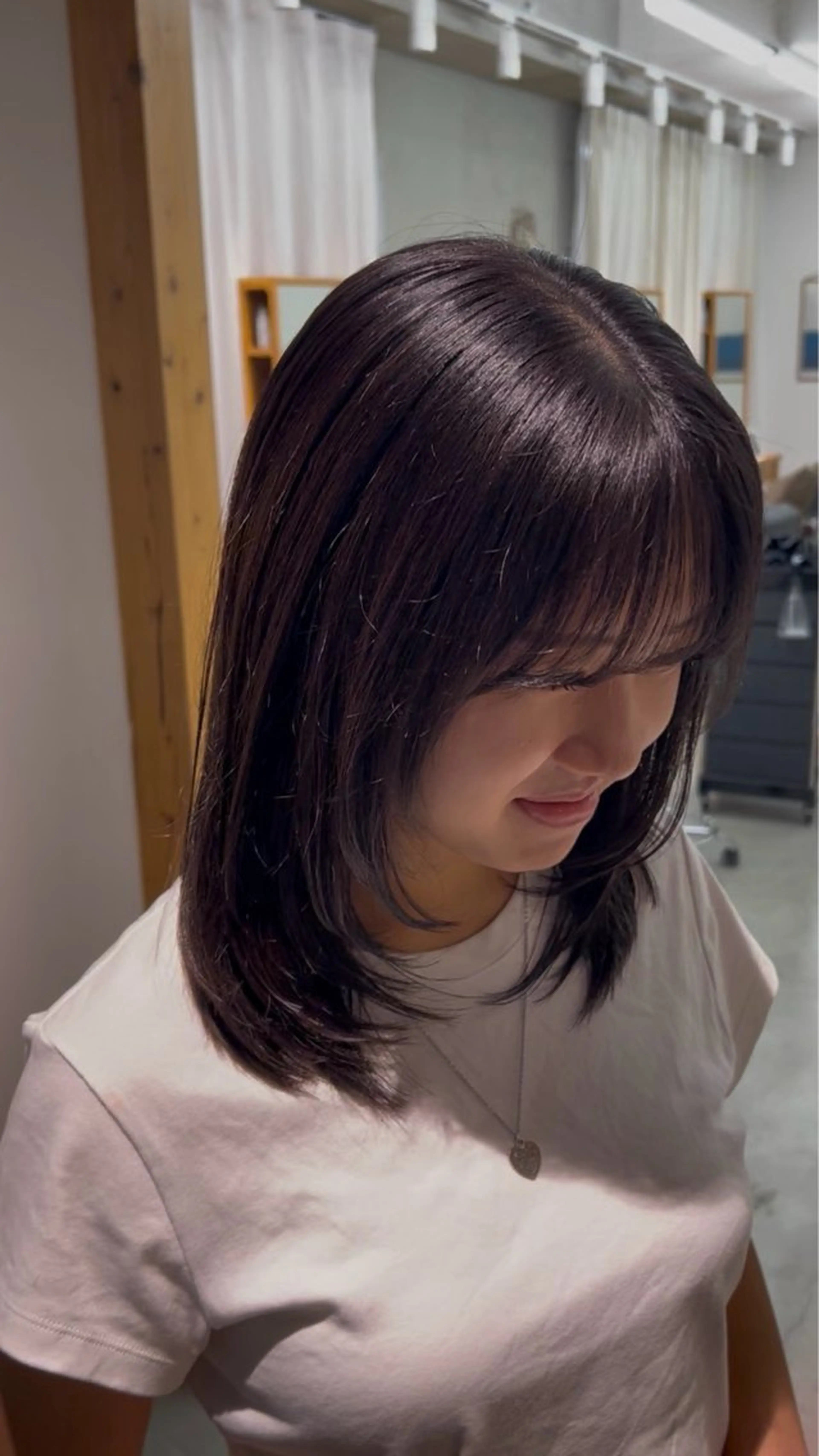 ミディアム 関 柚花子のヘアスタイル