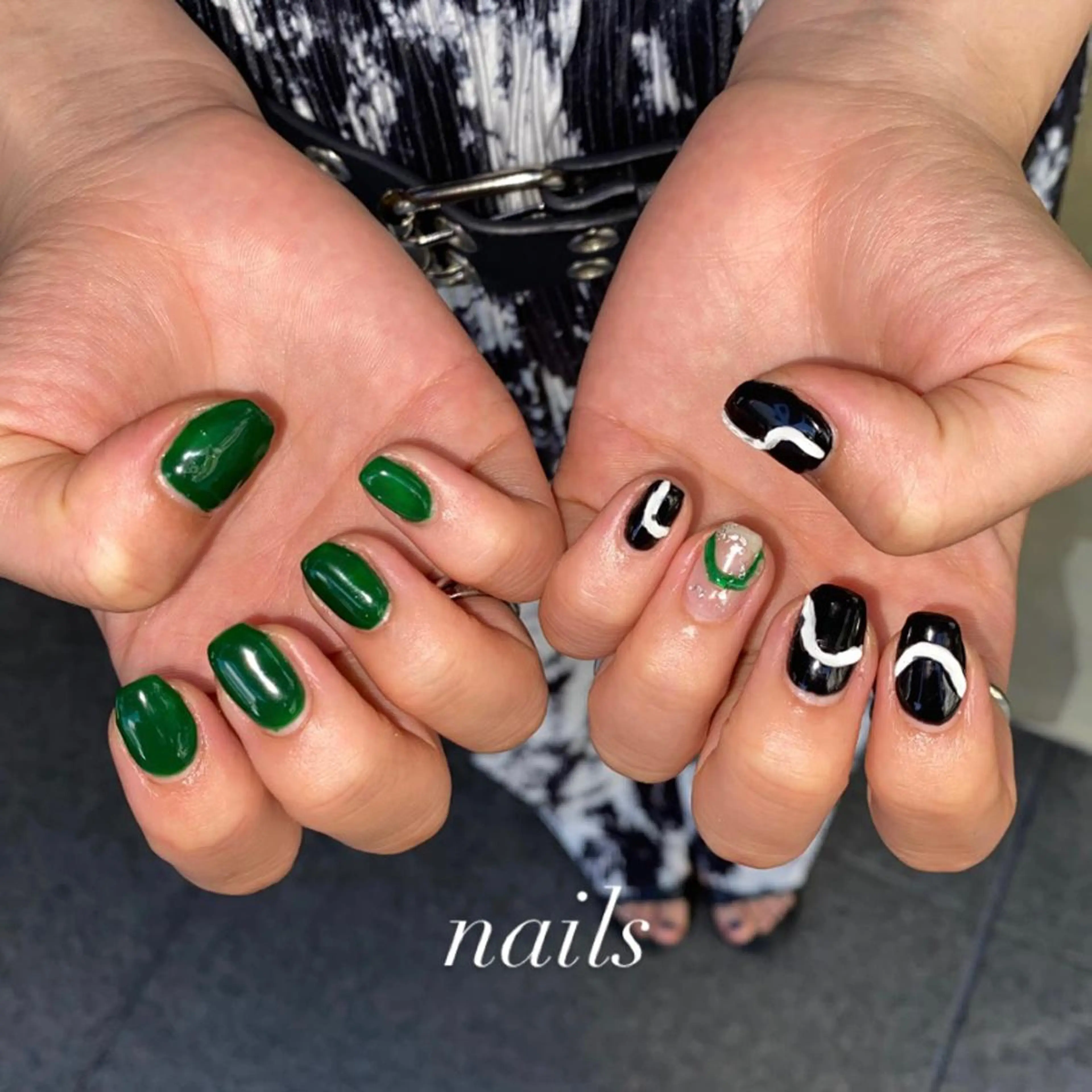 ネイル グリーン ハンドネイル ∴Sanae. ∴ トータルビューティーのマツエク・マツパデザイン