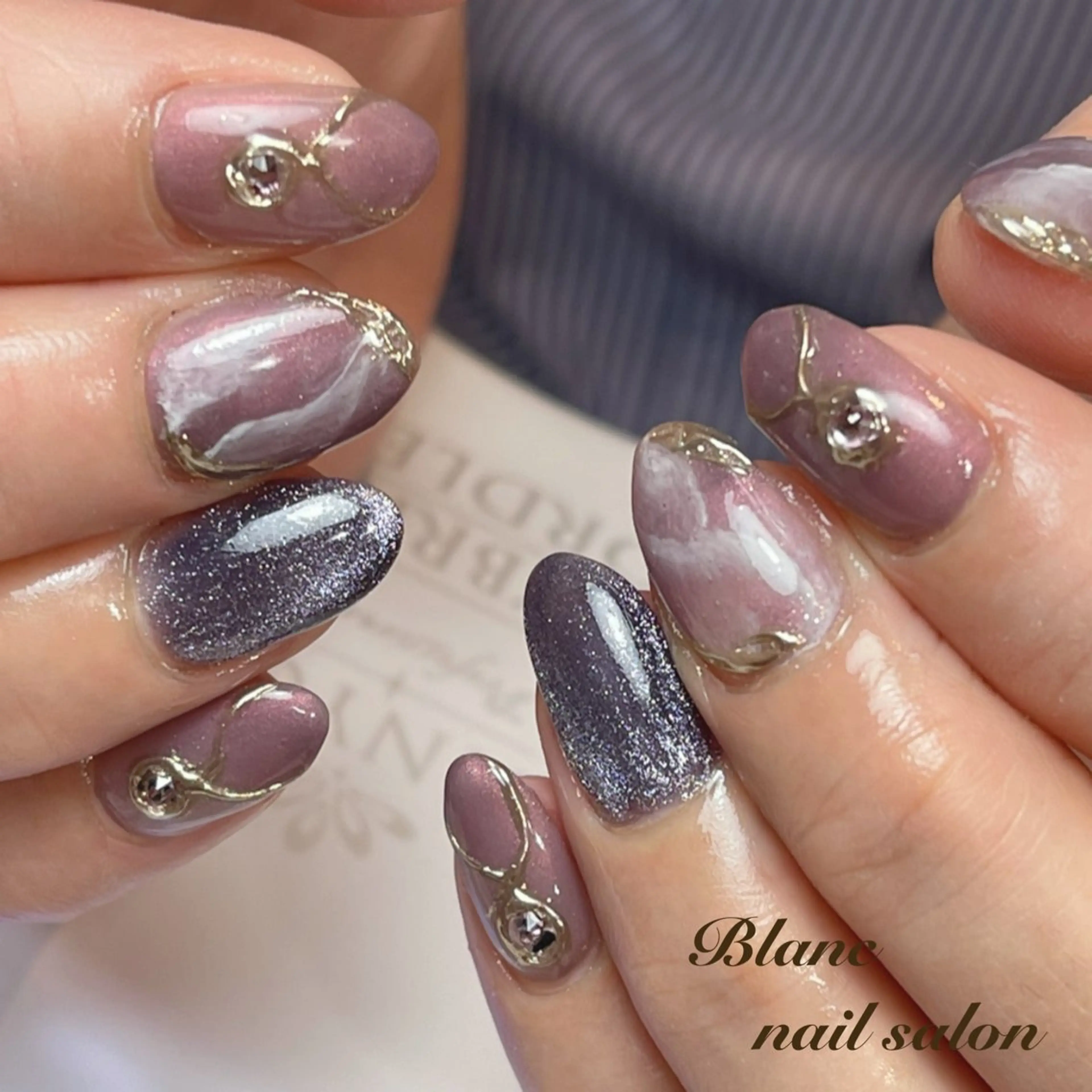 ミディアム Blanc ブランのネイルデザイン