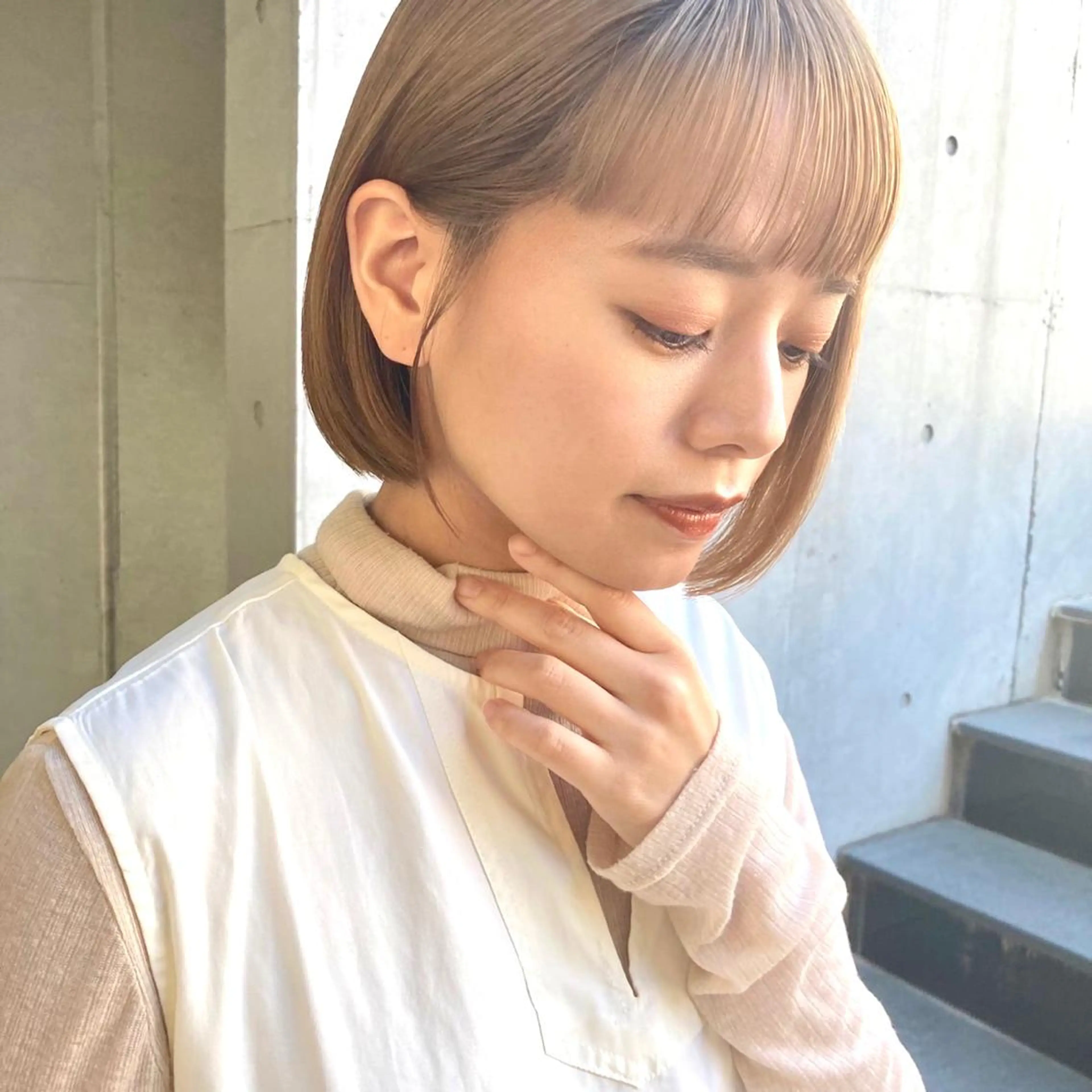 ミディアム カラー ベージュカラー ブリーチ ハイトーンカラー ハイトーンベージュ 暖色/艶髪/ボブ/ ショート/Ayaのヘアスタイル