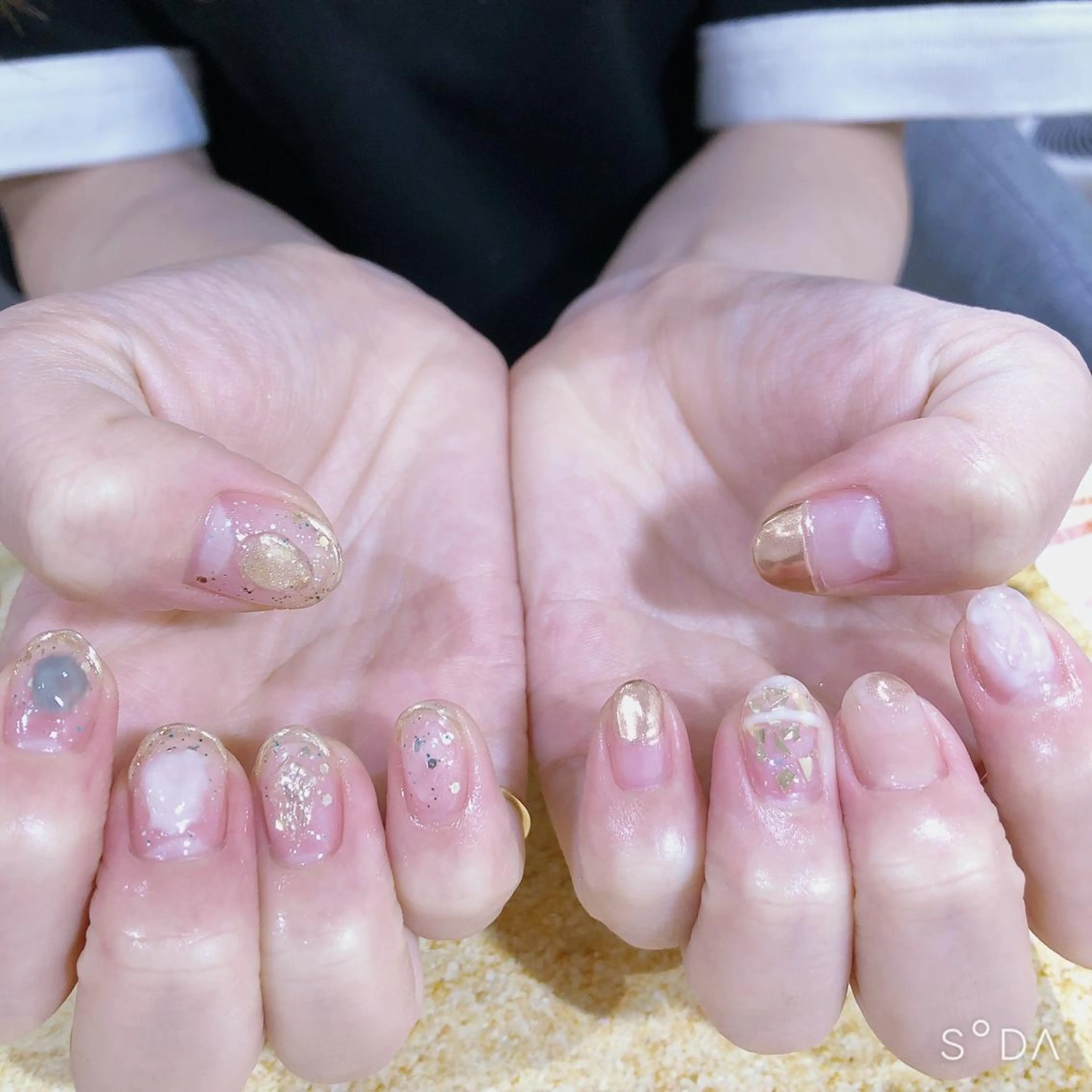 ネイル ニュアンスネイル ハンドネイル 吉野✨ ネイルデザイナー✨のネイルデザイン