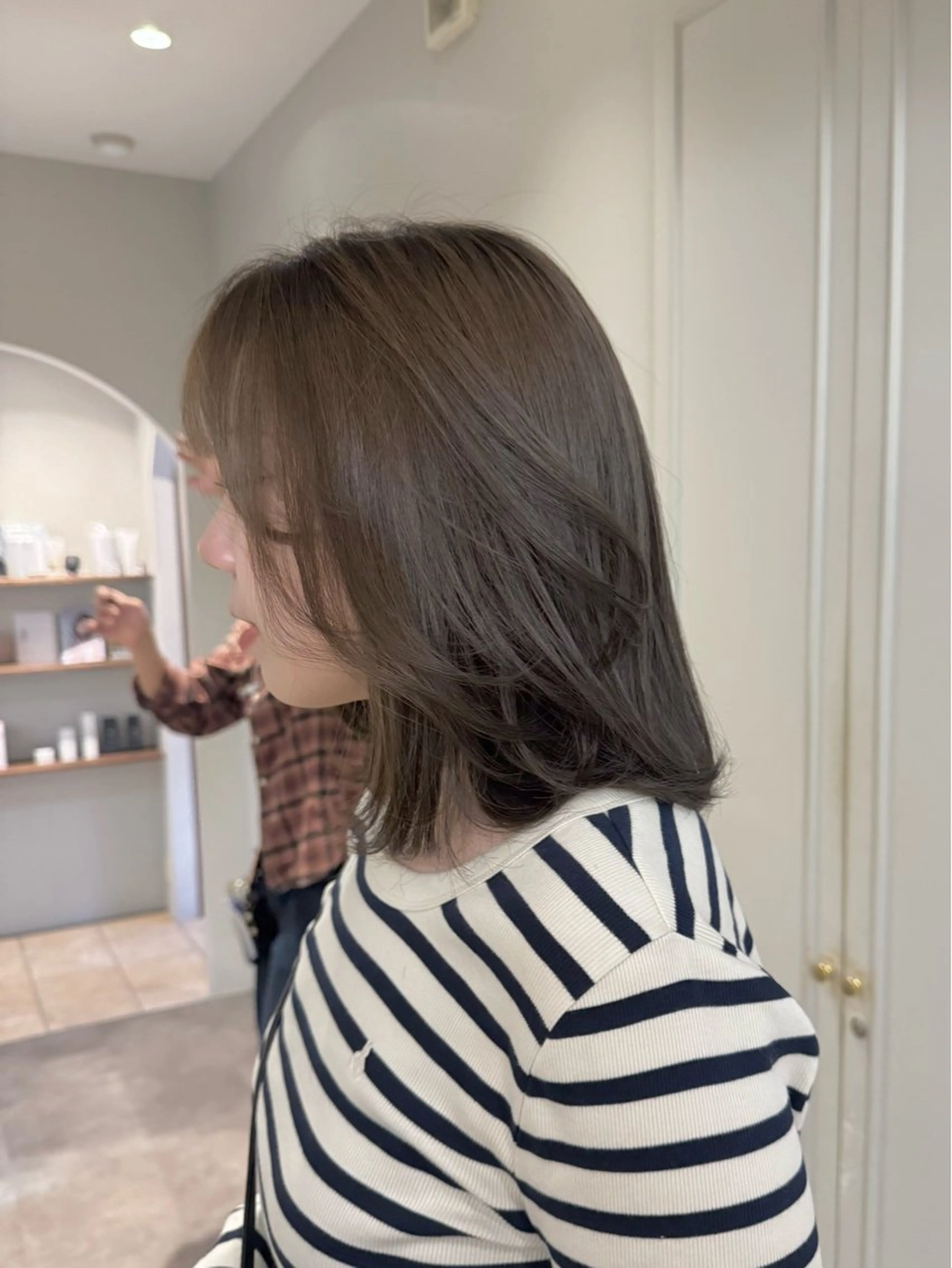 カラー グレージュ 透明感ある艶カラー / KAKOのヘアスタイル