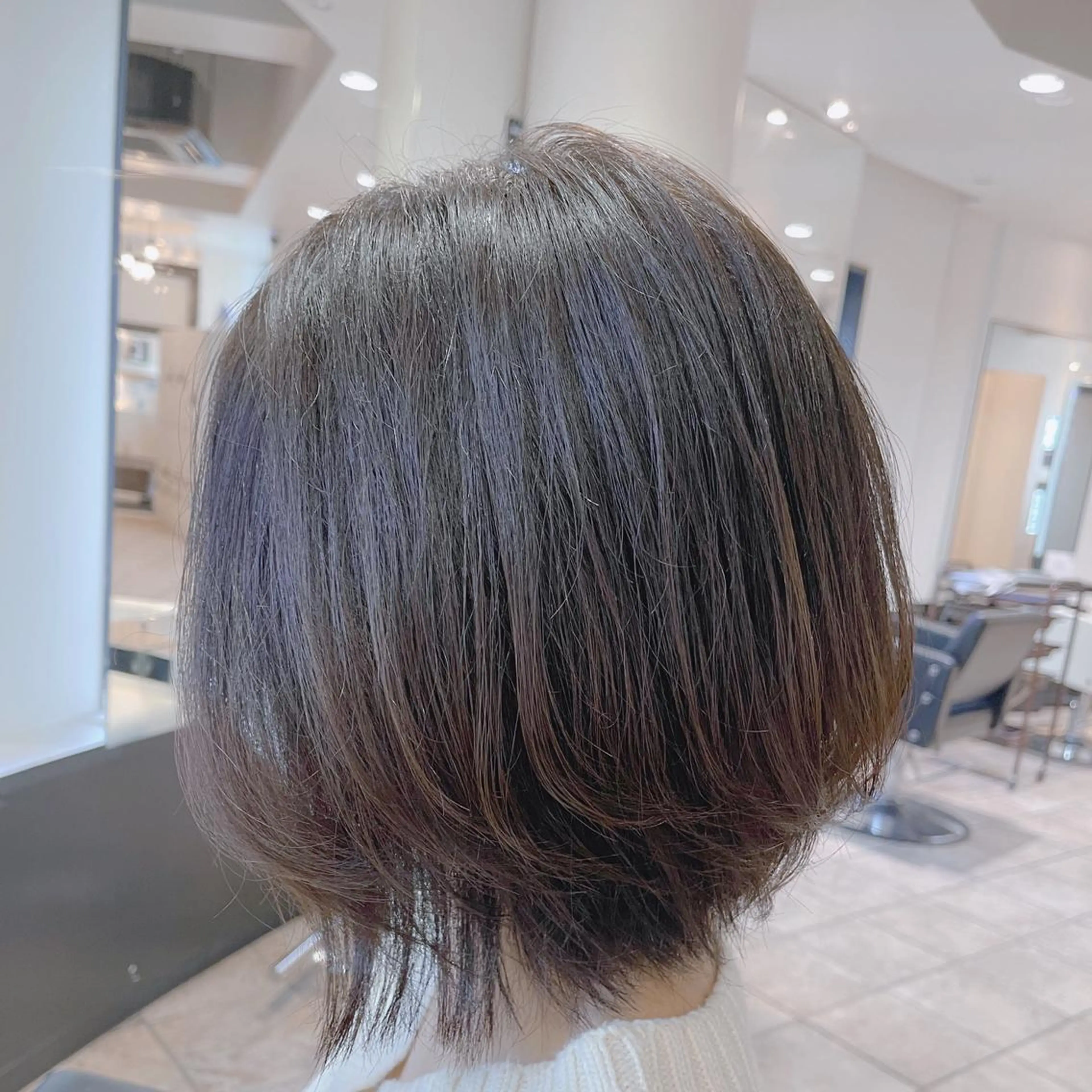 ショート カラー イルミナカラー ボブ 外ハネヘア 川崎 龍馬のヘアスタイル