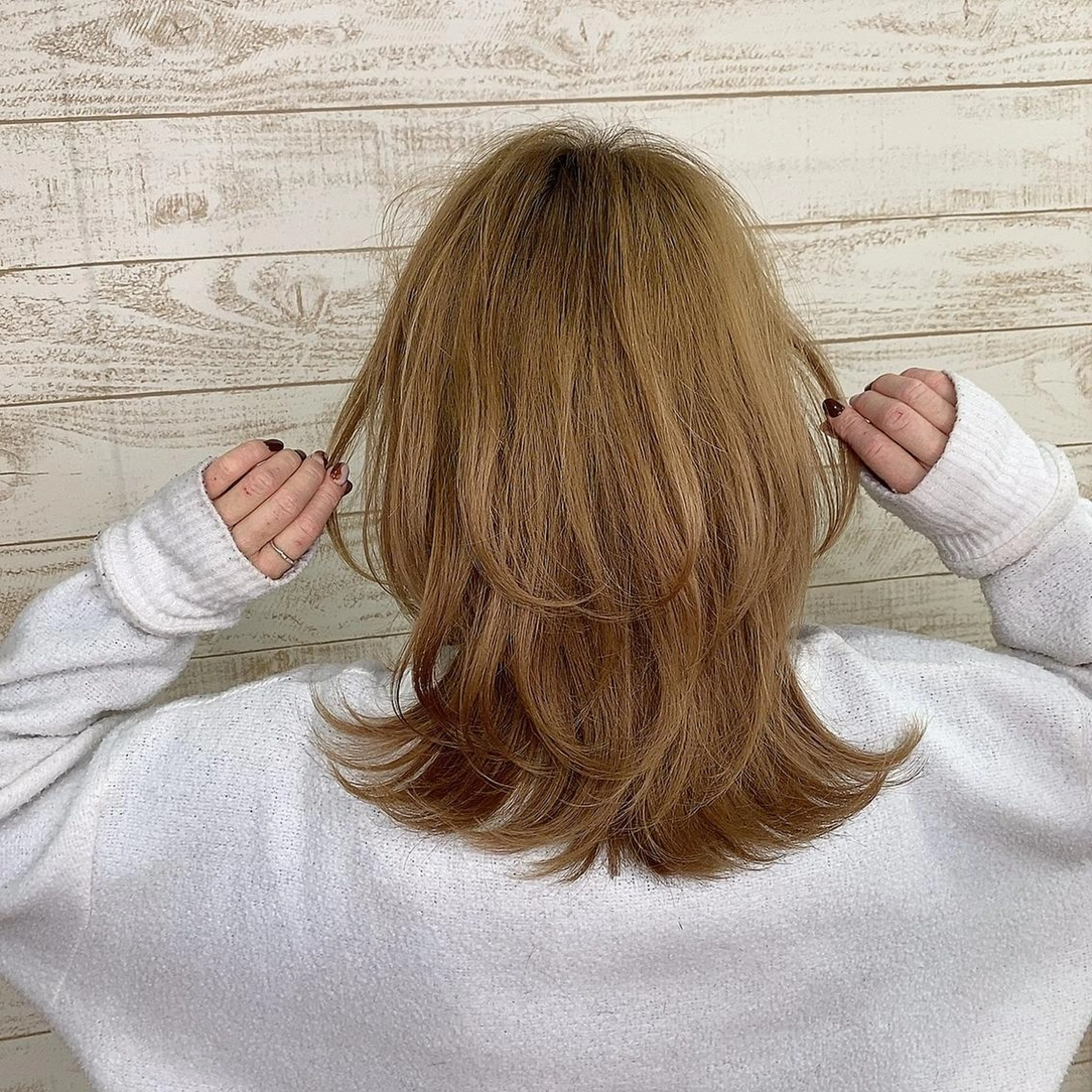 ミディアム くびれヘア ショート/レイヤー カット/服部タカノリのヘアスタイル