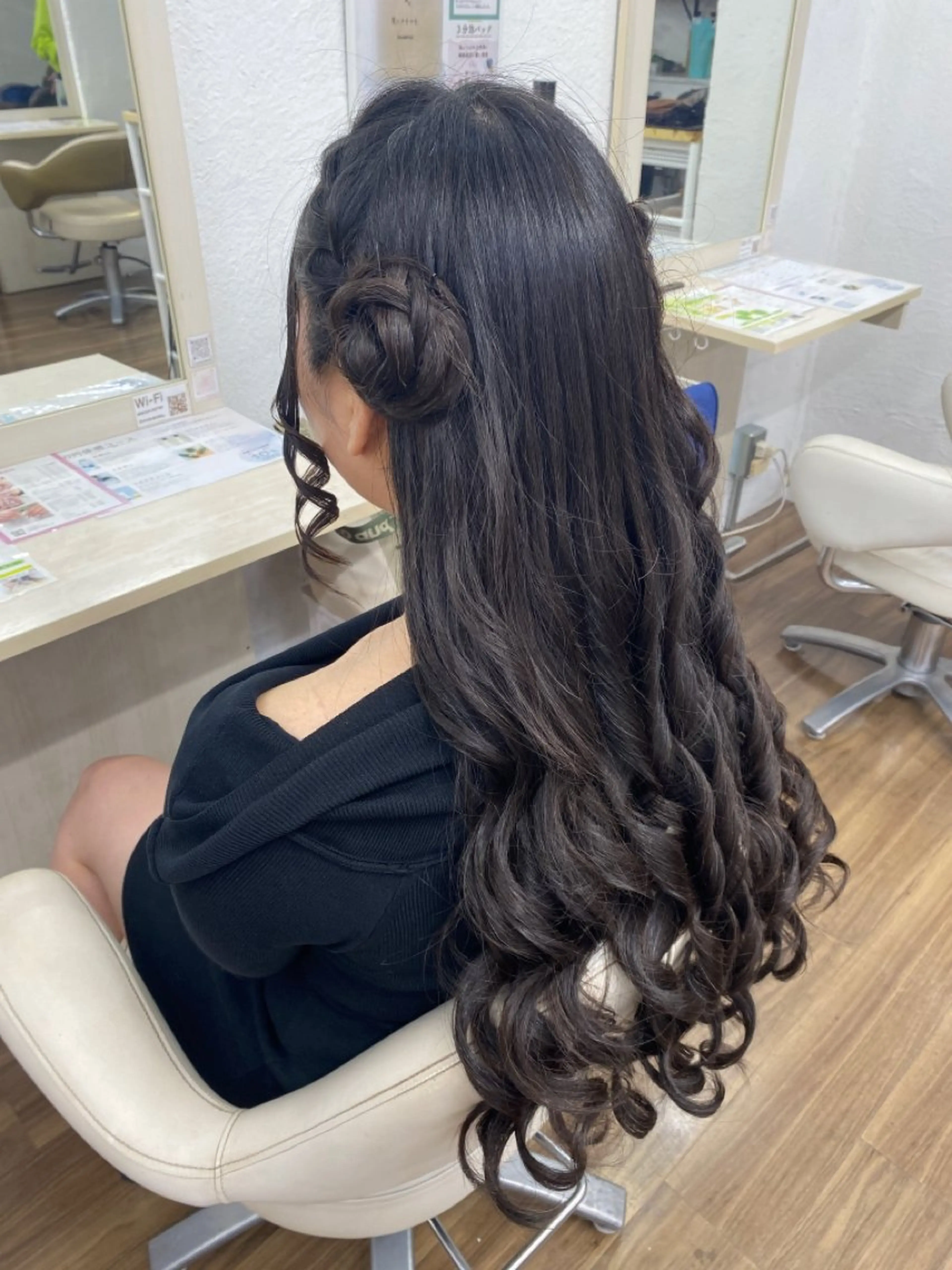 ロング ヘアアレンジ ヨシンモリ ヘアセット GLOSS 心斎橋 山上のヘアスタイル