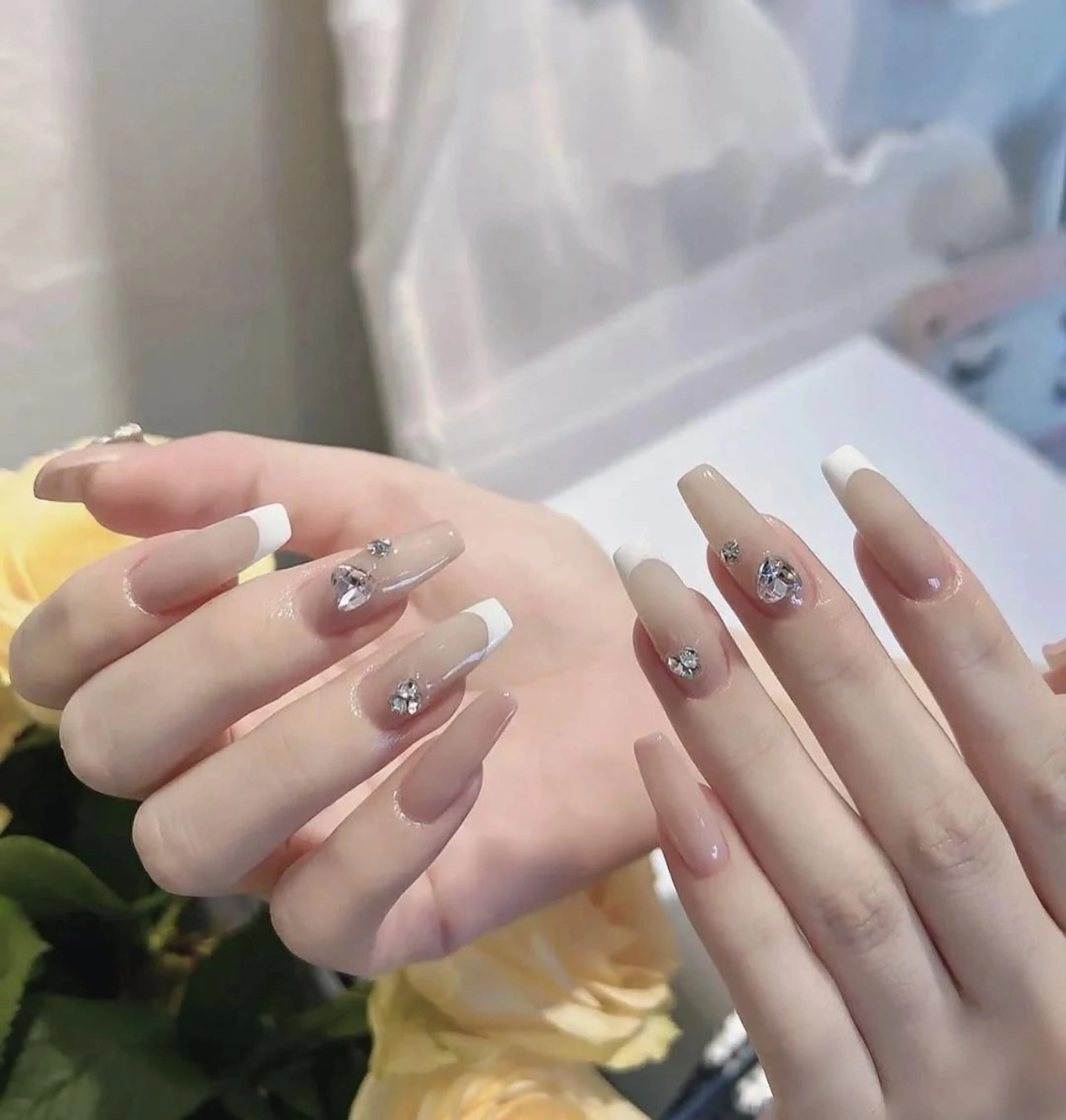 ネイル 長さ出し ネイルチップ Queens みなみのネイルデザイン