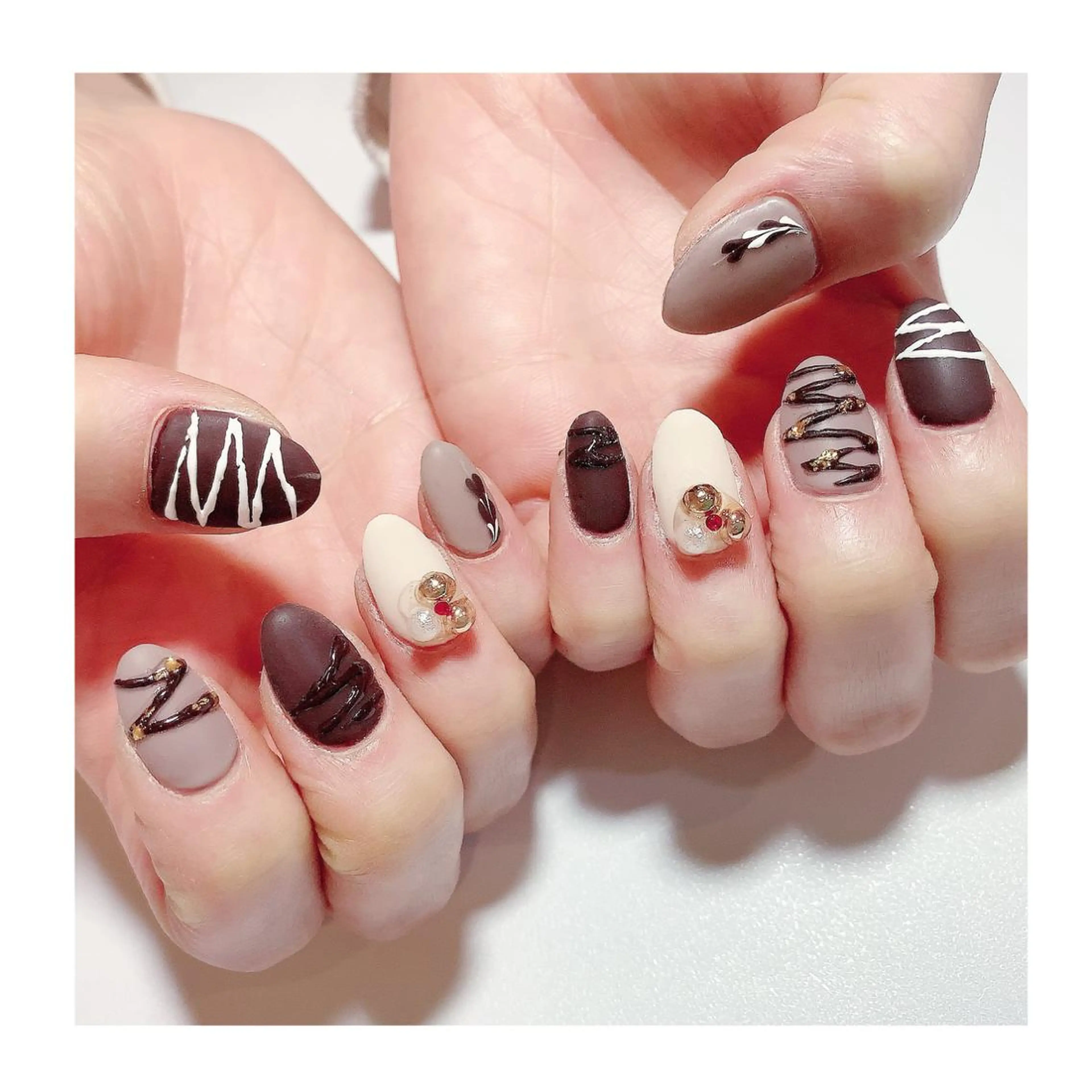 ネイル アートネイル ジェルネイル LaLa Peach 福岡のマツエク・マツパデザイン