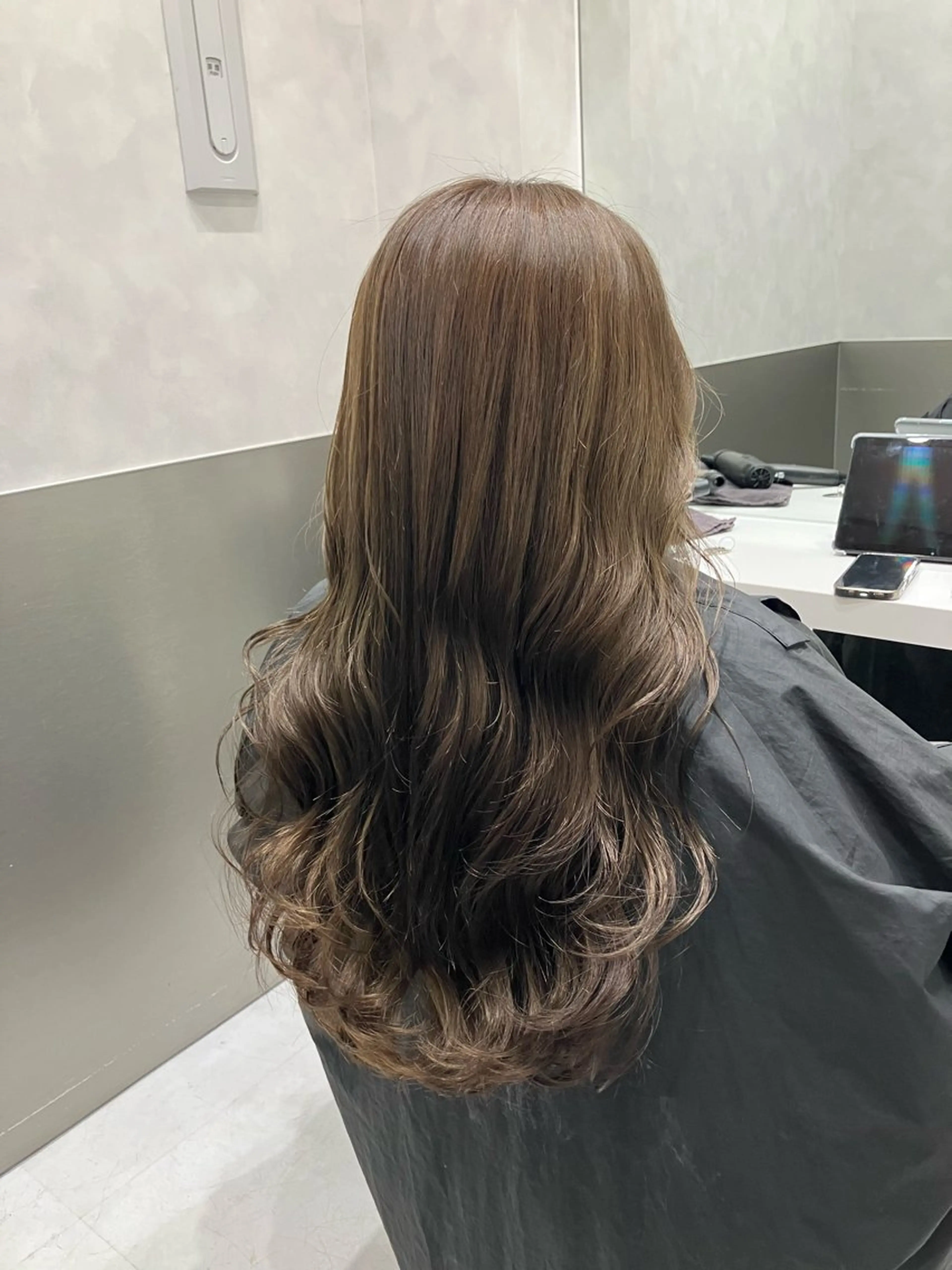 ロング カラー カット ヘアカラー トリートメント 💖ブリーチなし透明 感💖ASAHIのヘアスタイル