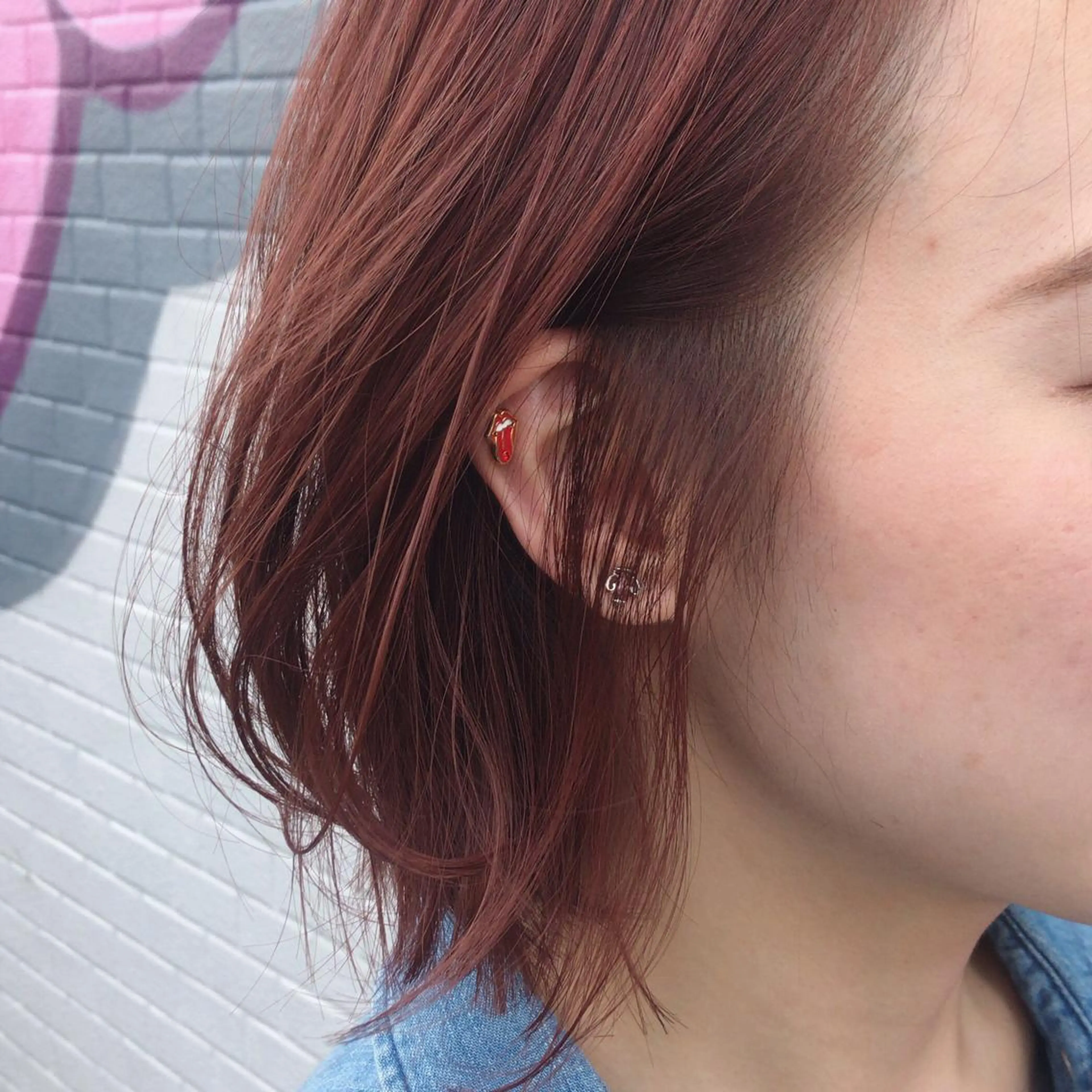 ショート カラー ブリーチ ピンクカラー カット ヘアカラー トリートメント 岡崎 浩大のヘアスタイル