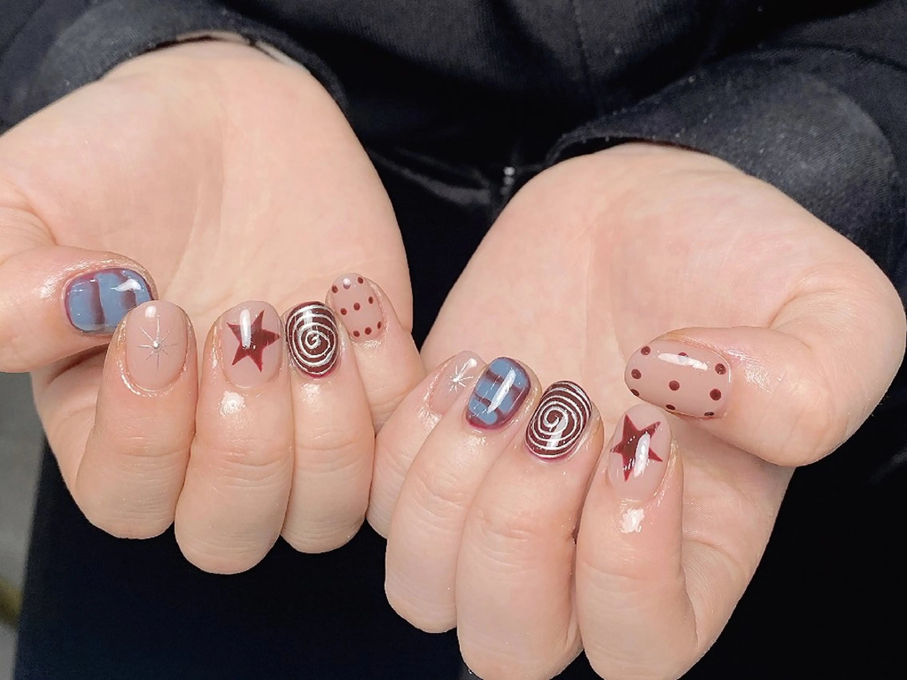 ネイル チークネイル フレンチネイル ジェルネイル ガーリー キラキラネイル ハンドネイル UM Nail Salonのネイルデザイン