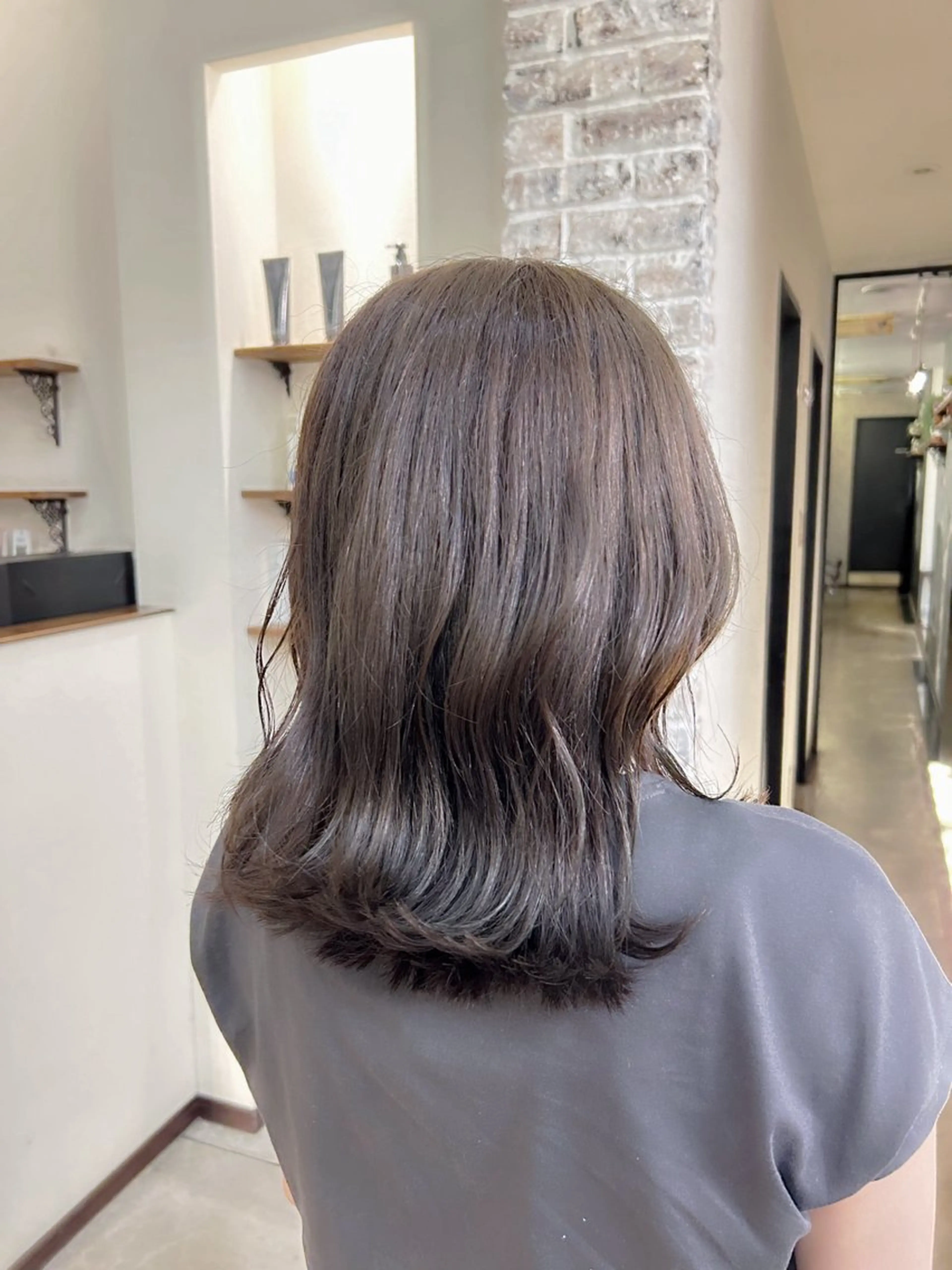 ミディアム カラー グレージュ オリーブグレージュ オリーブグレー 🤍FLEAR 白濱 かえで🎀.⋆のヘアスタイル