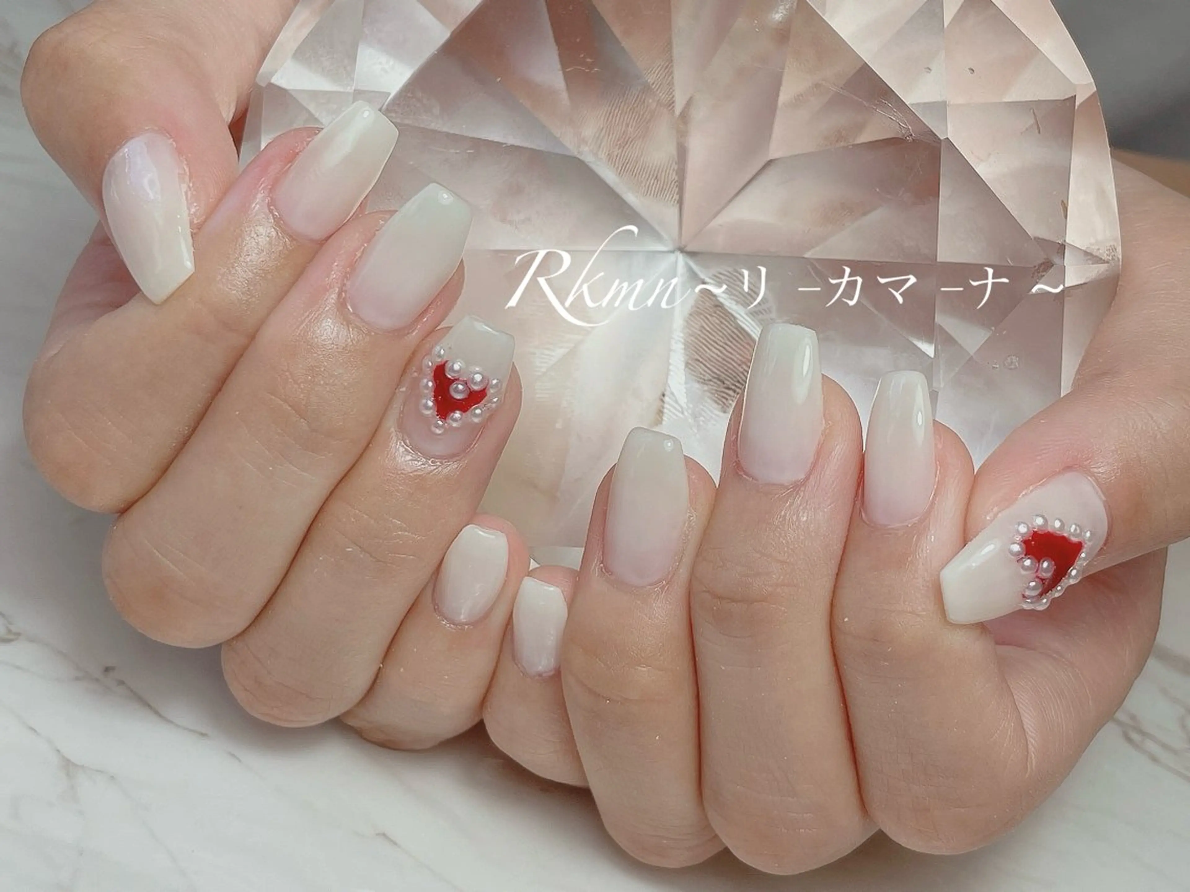 ネイル アートネイル ハート 春ネイル ホワイト ハンドネイル フットネイル ハンドケア Rkmn ~リ-カマ-ナ~のネイルデザイン