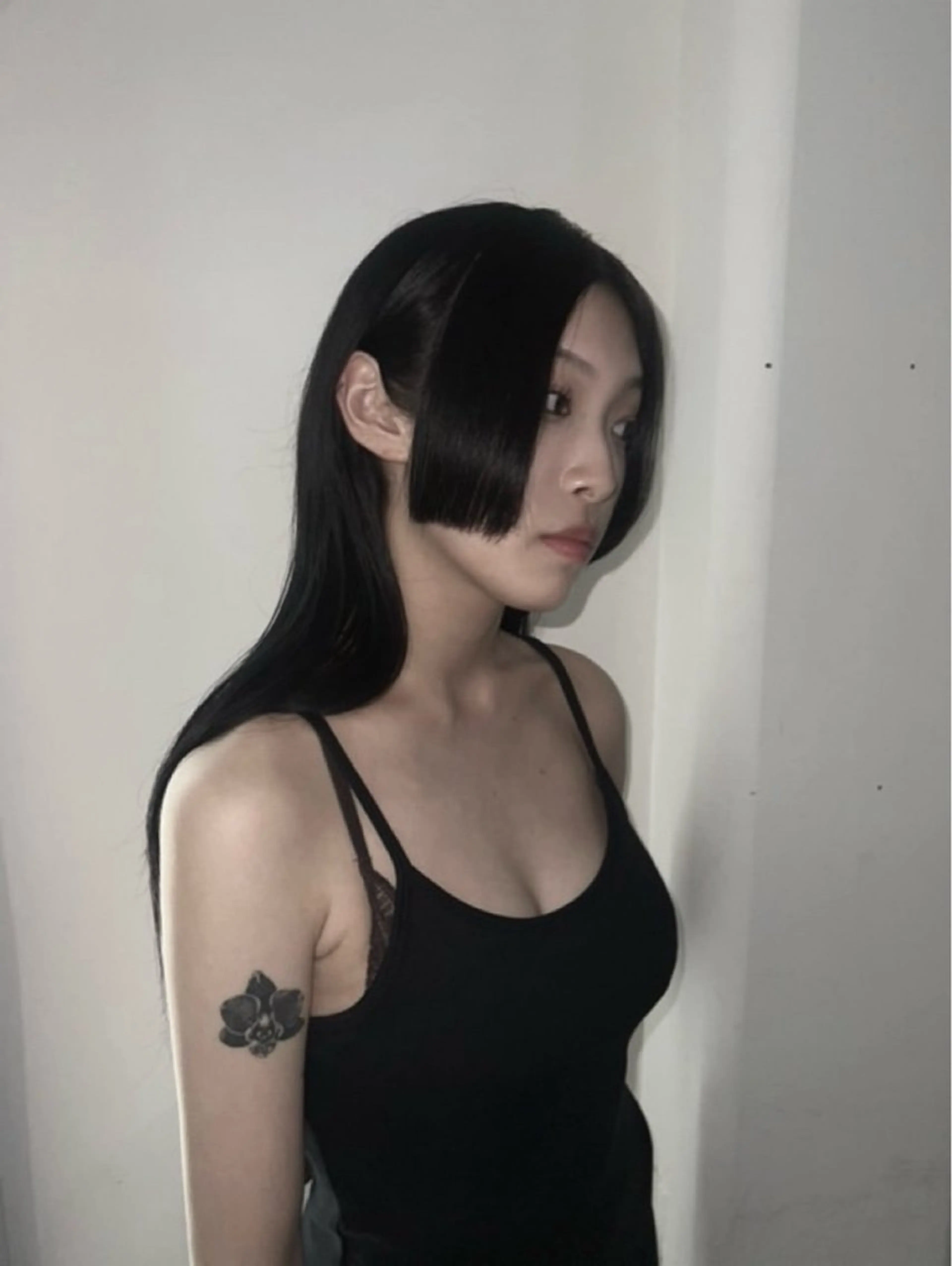 ロング AIRA/ブリーチ ‪/透明感カラーのヘアスタイル